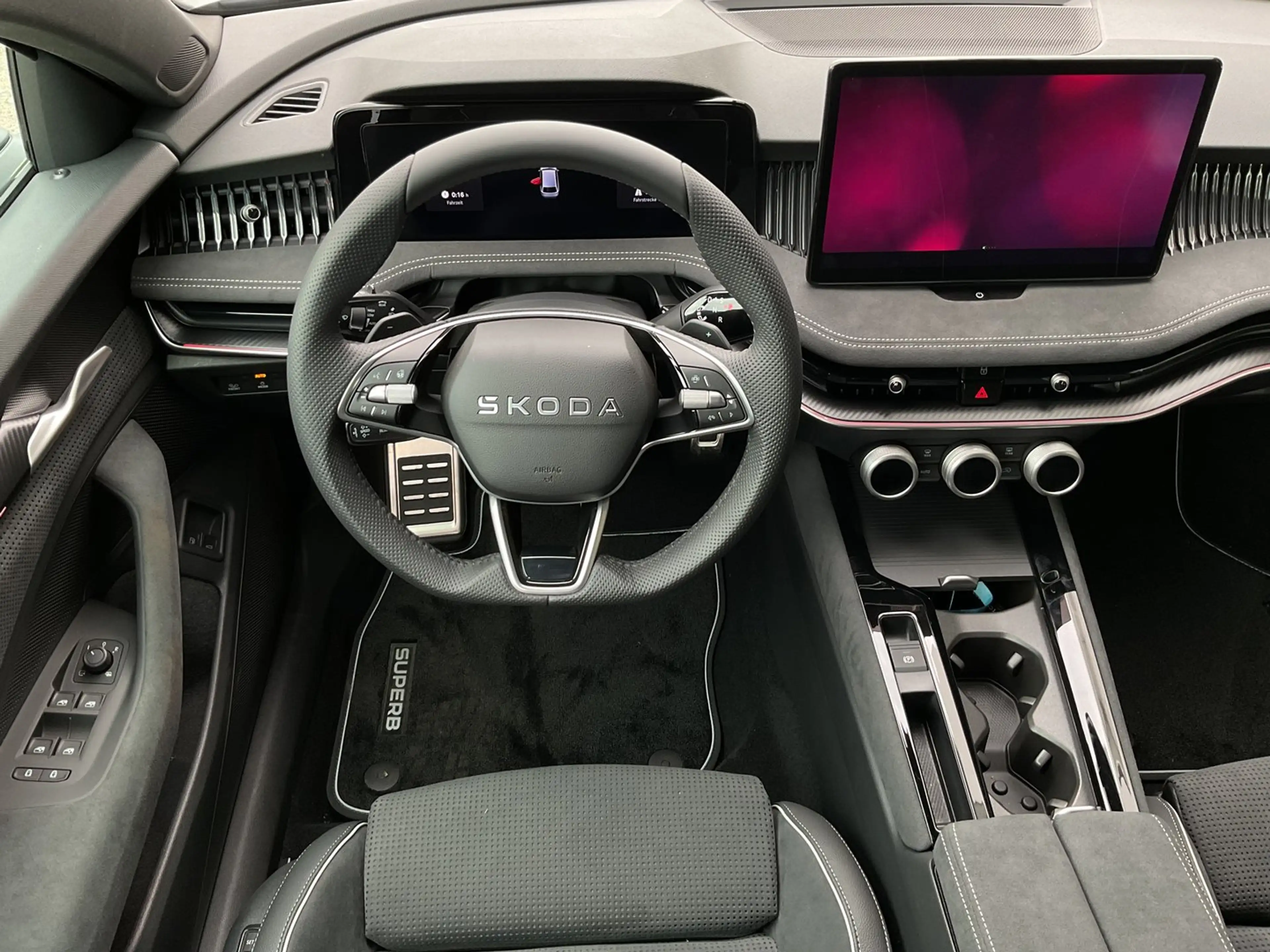 Skoda Superb Sportline iV TSI DSG — photo 14