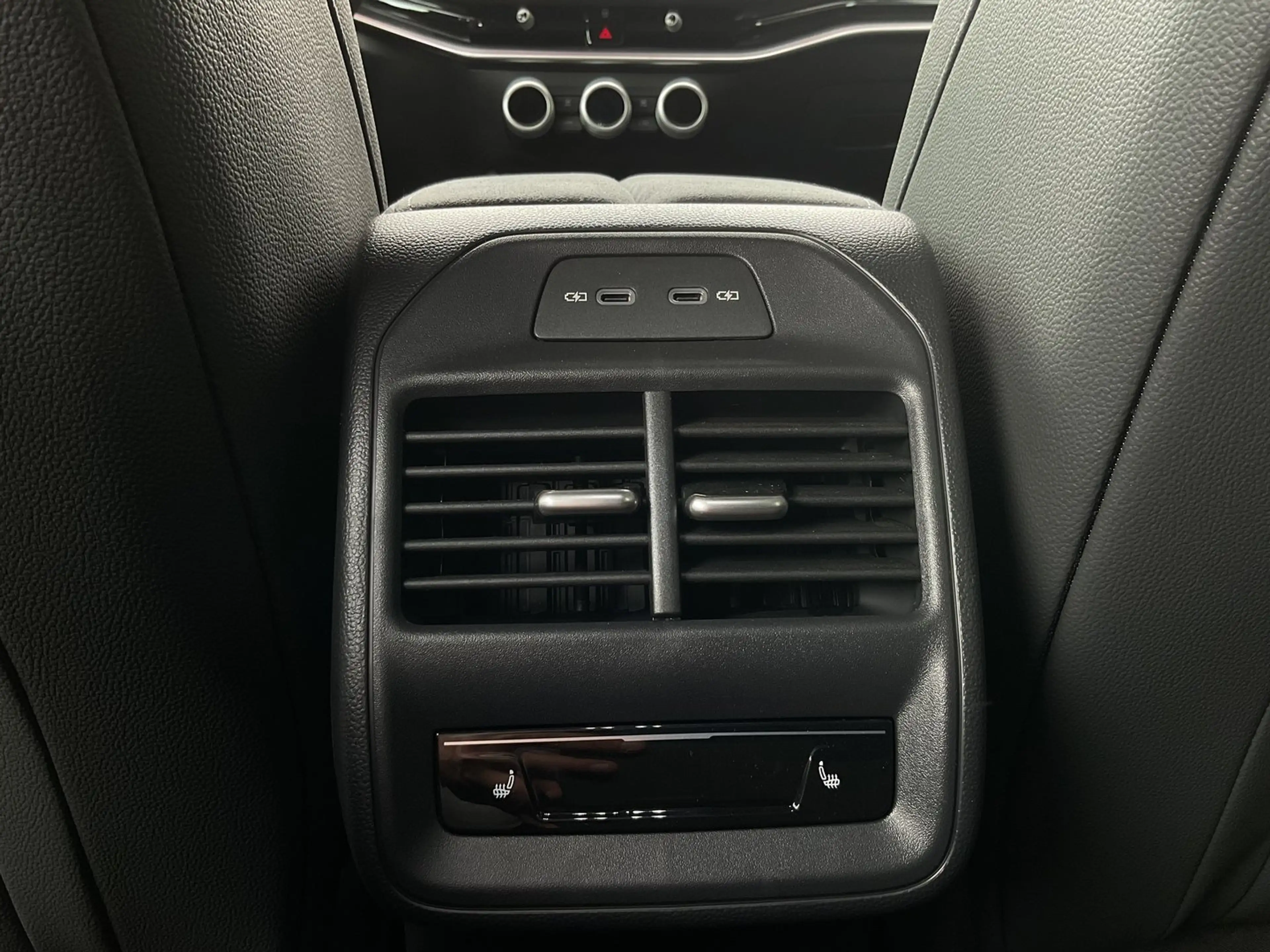 Skoda Superb Sportline iV TSI DSG — photo 13