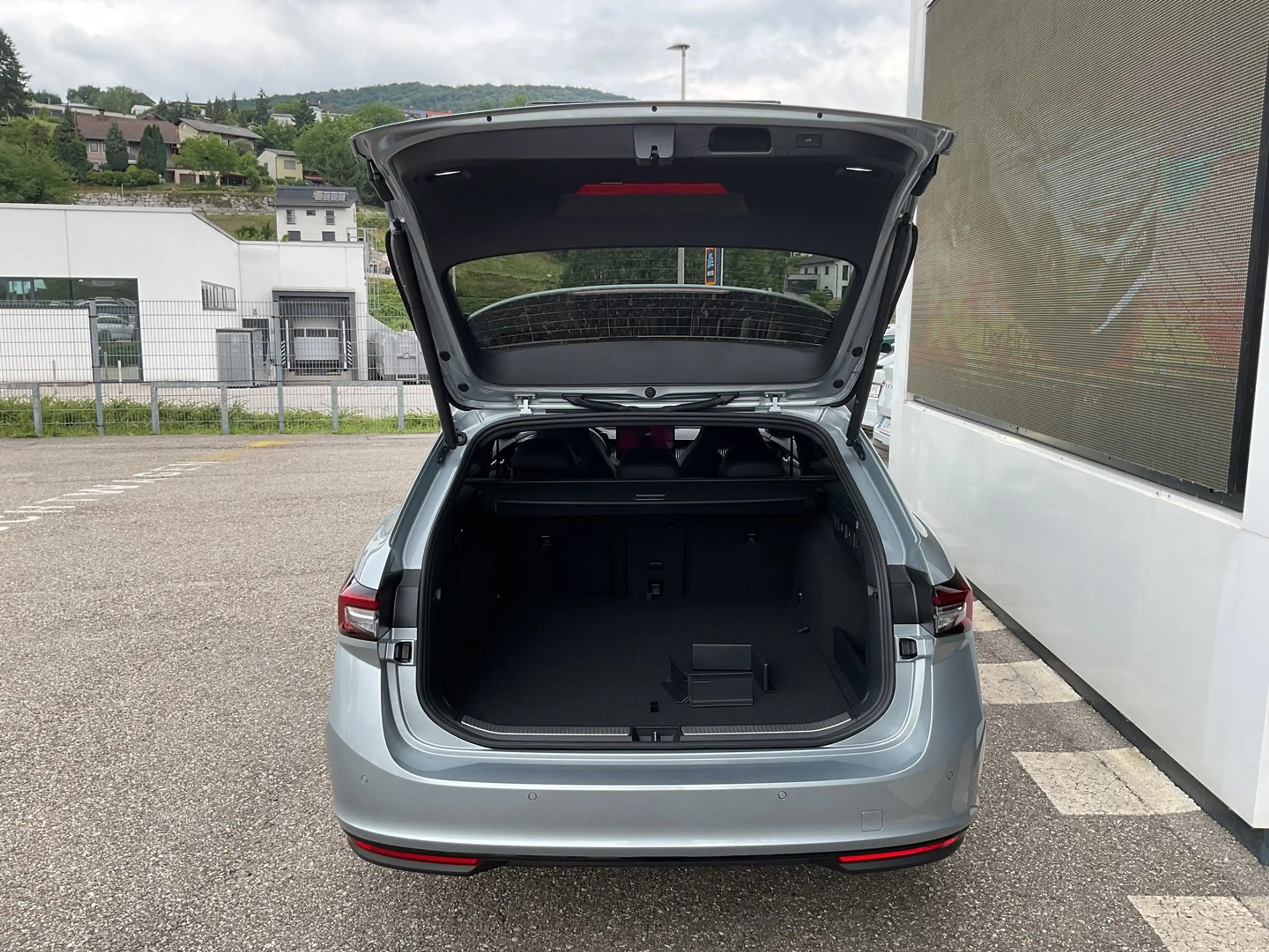 Skoda Superb Sportline iV TSI DSG — photo 6