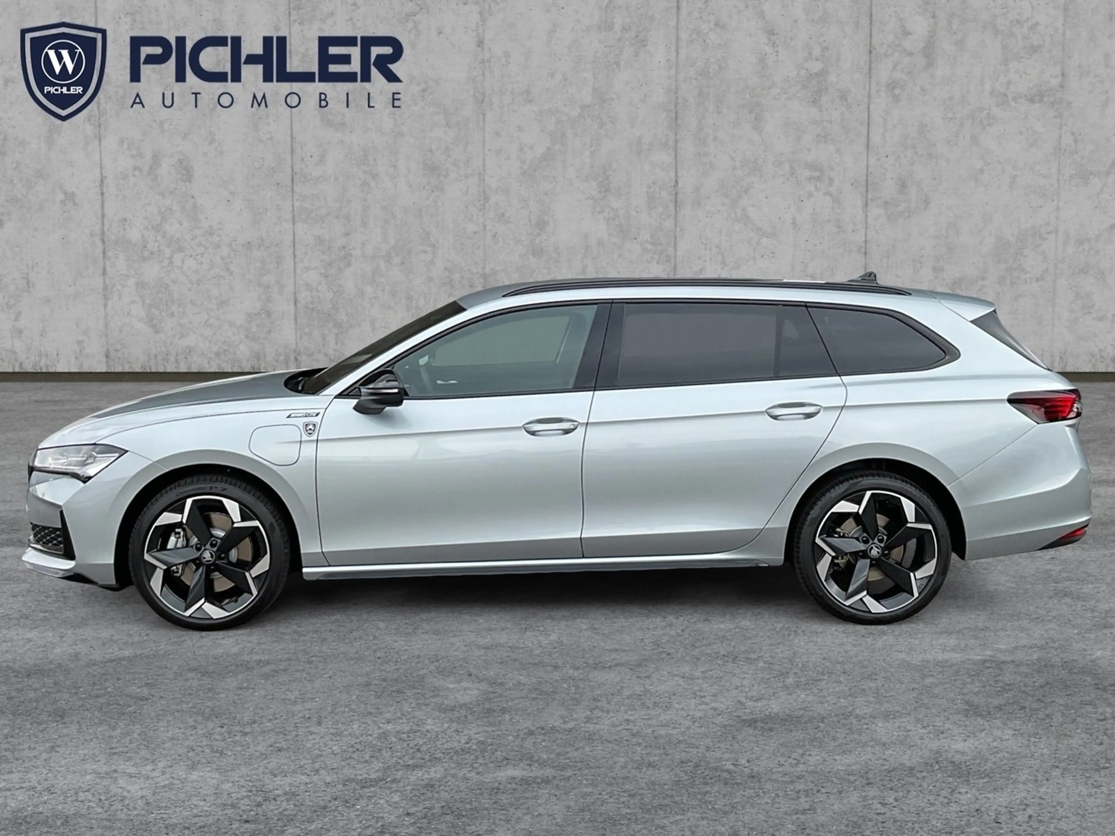 Skoda Superb Sportline iV TSI DSG — photo 3