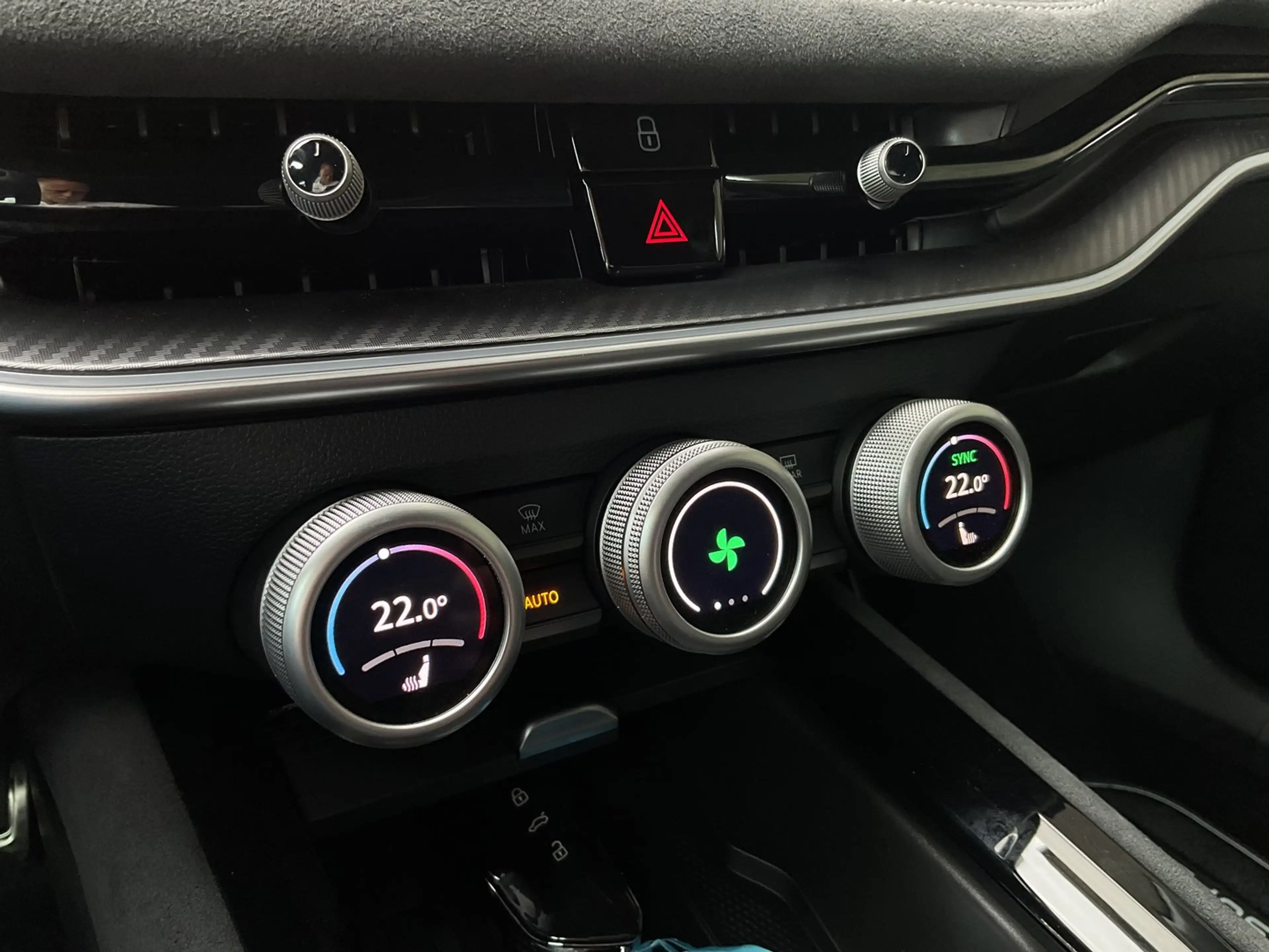 Skoda Superb Sportline iV TSI DSG — photo 18
