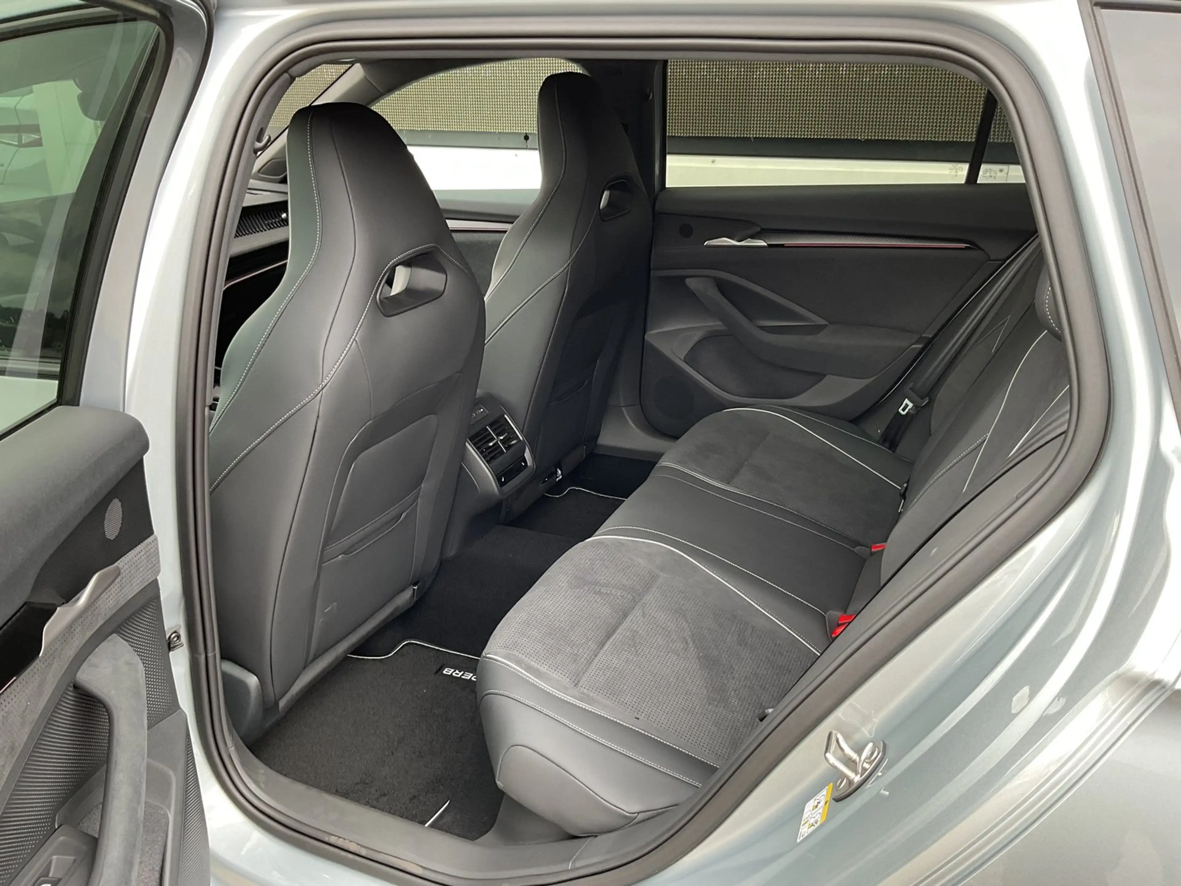 Skoda Superb Sportline iV TSI DSG — photo 12