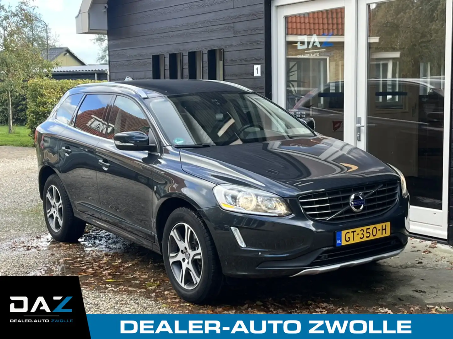 Volvo XC60 2.0 T5 FWD Momentum Aut/Ecc/Leer/Navi/Pdc/Lm Grijs - 1