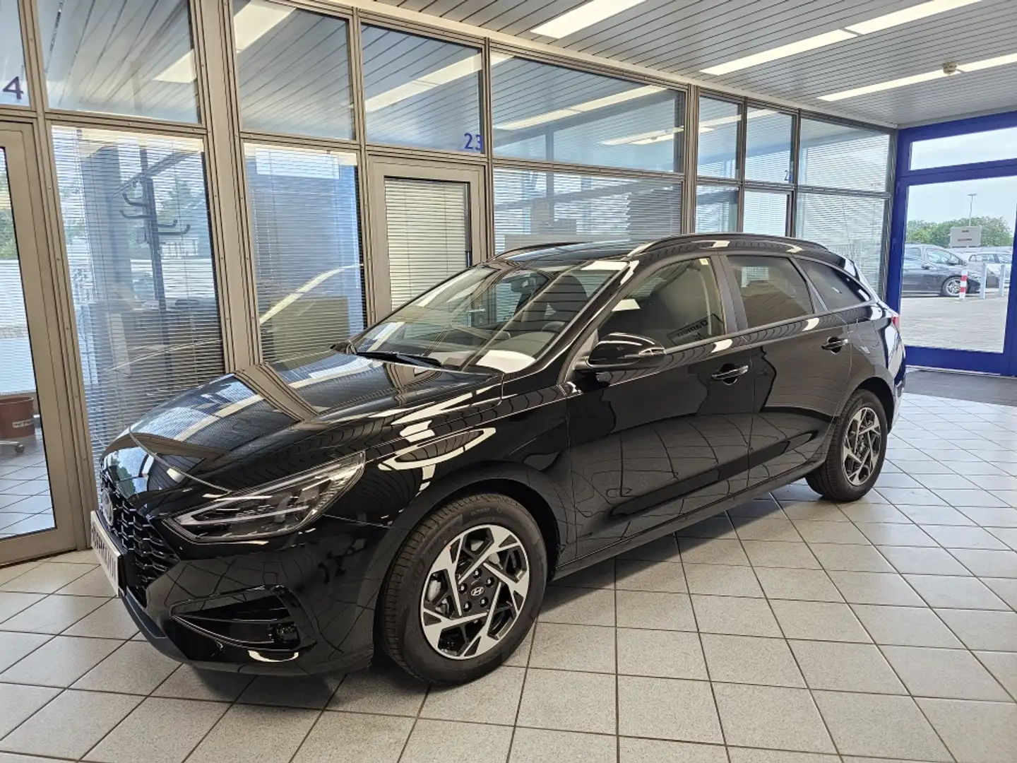 Hyundai i30 Navi,Kamera,Bi-LED-Scheinw,Sitzhzg. Чёрный - 2