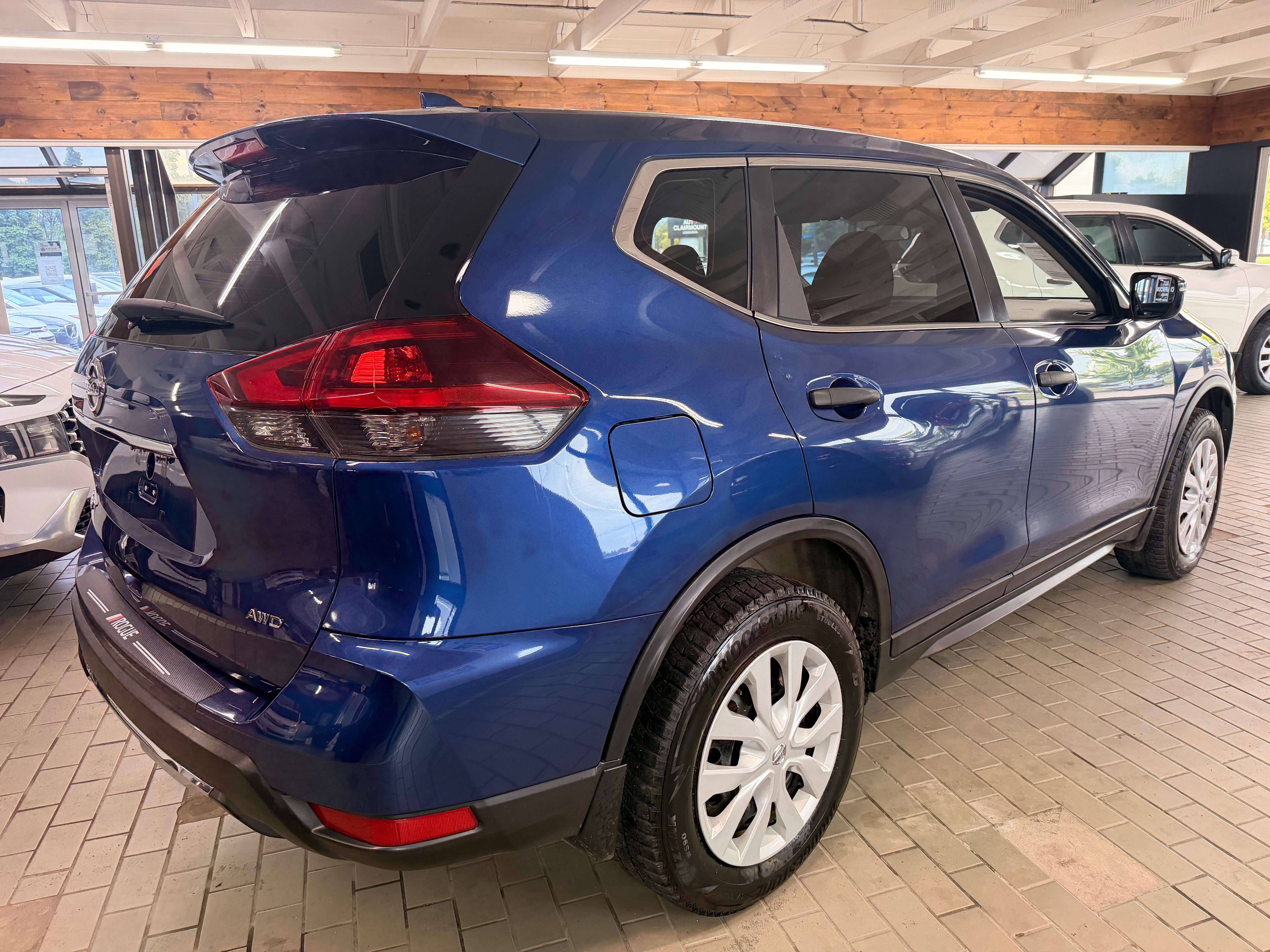 2019 Nissan Rogue SV - Image 7