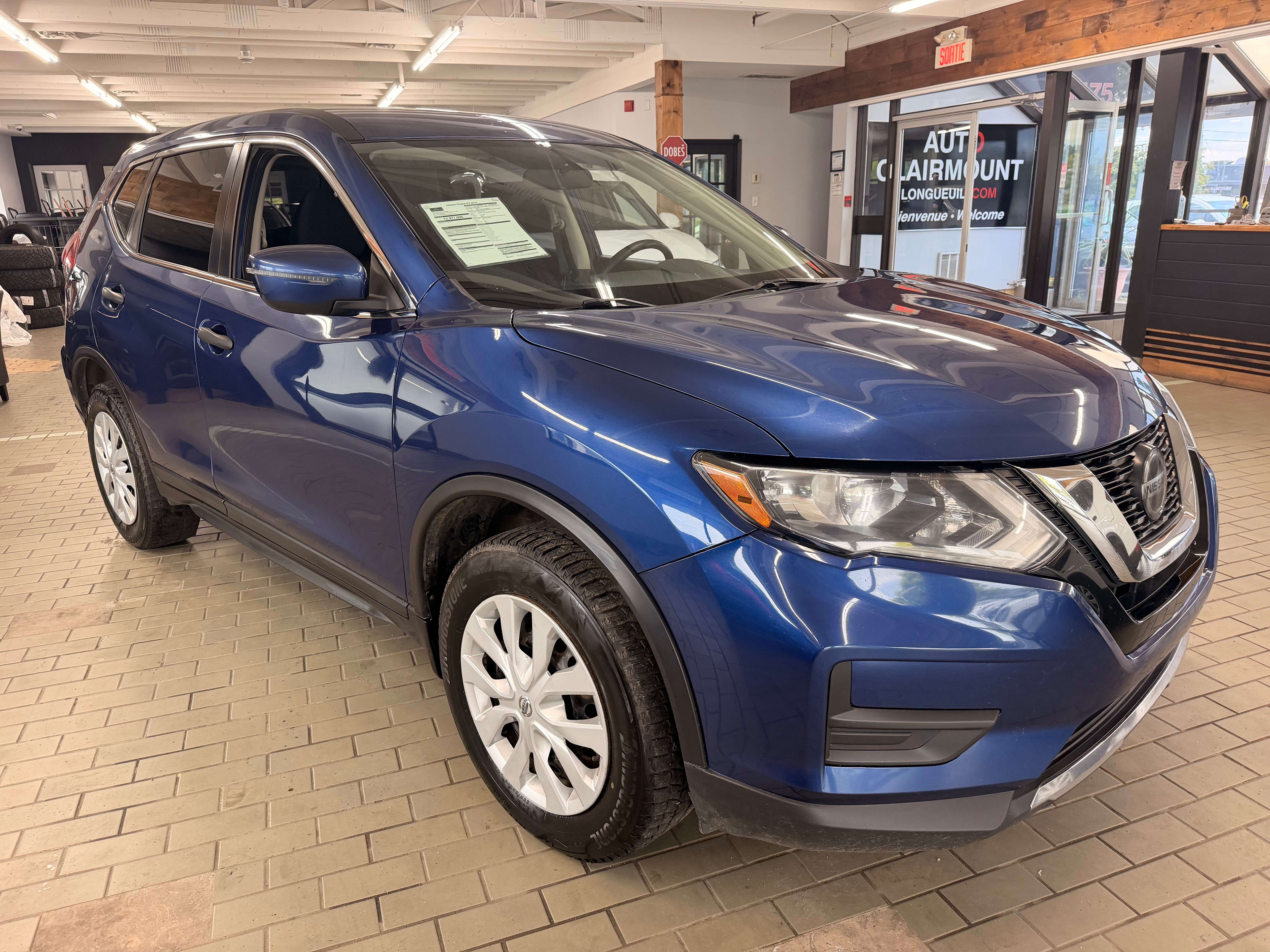 2019 Nissan Rogue SV - Image 9