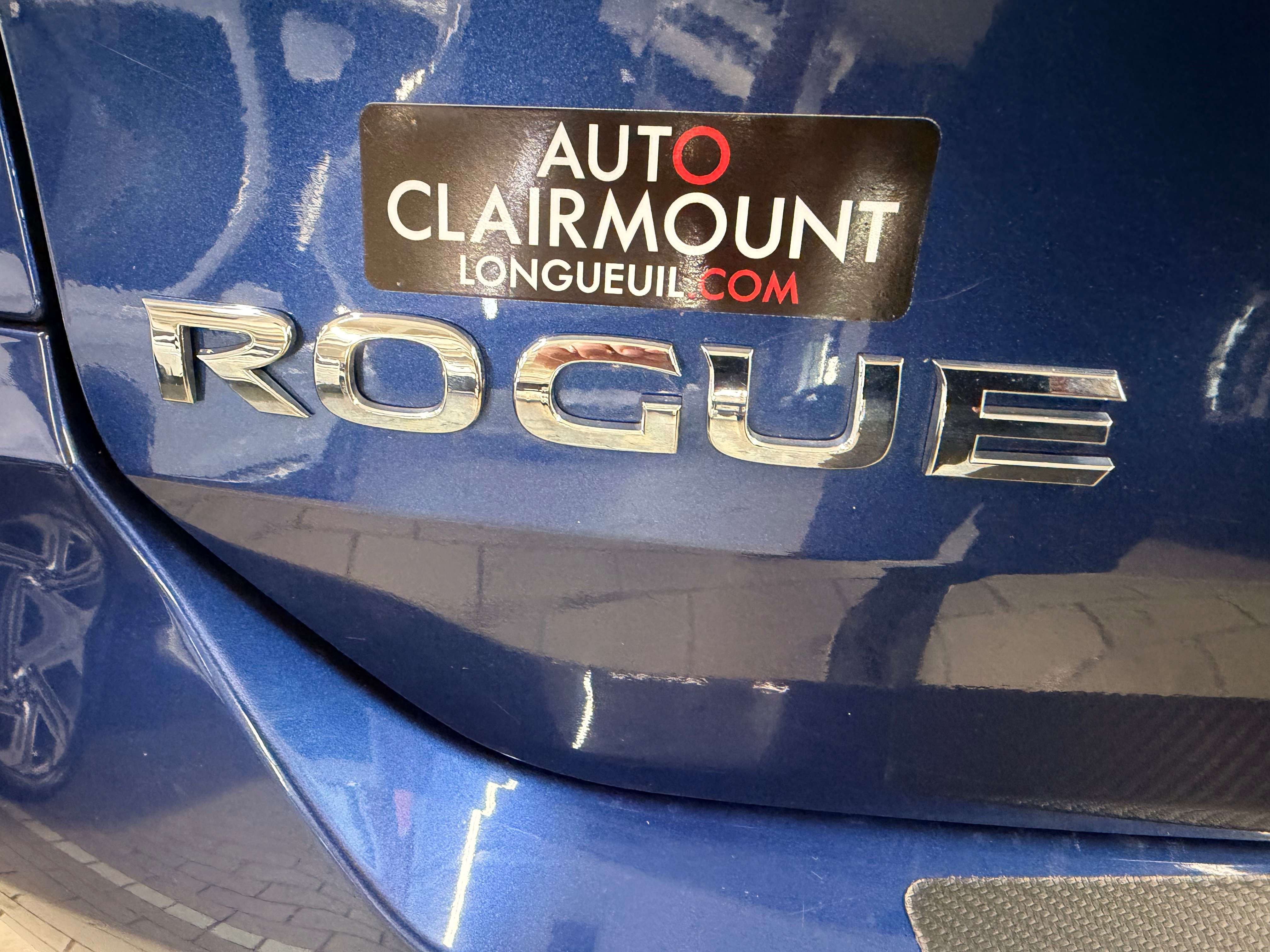 2019 Nissan Rogue SV - Image 5