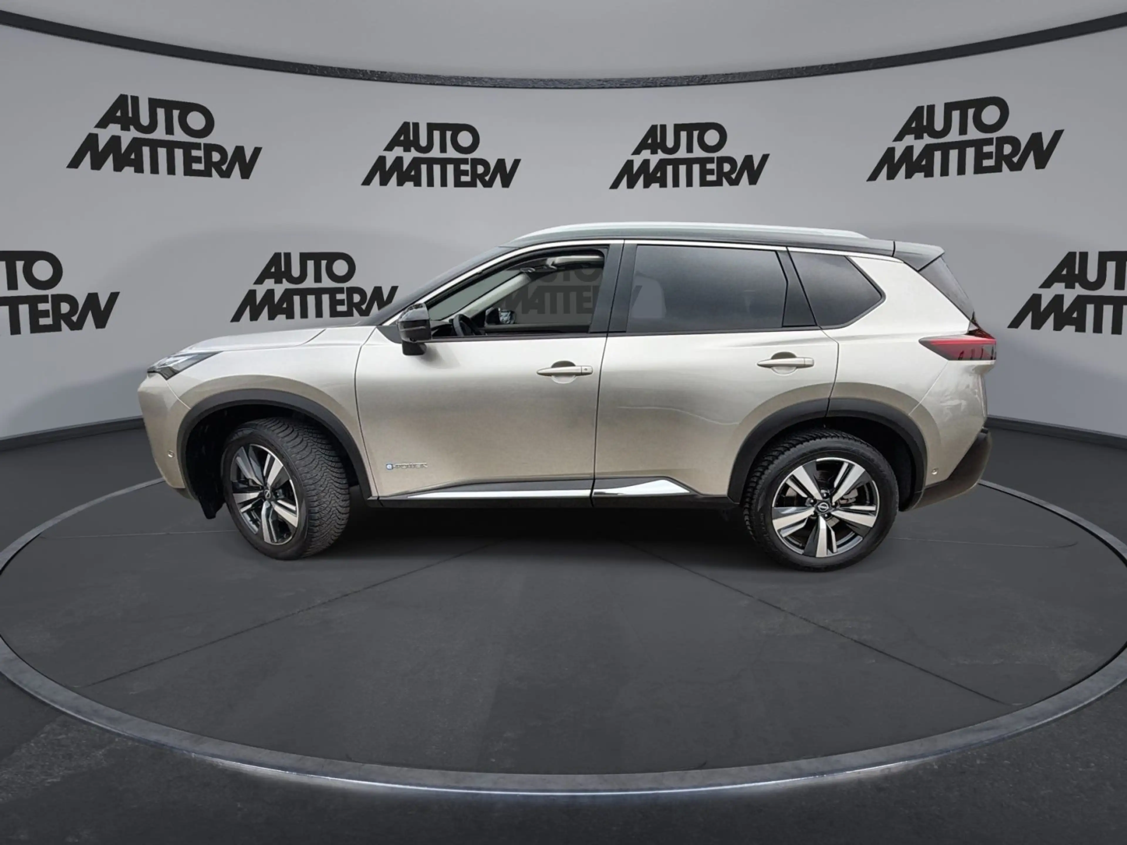 Nissan X-Trail 1.5 VC-T e-4orce Tekna+ *HeadUp*Leder* — photo 5