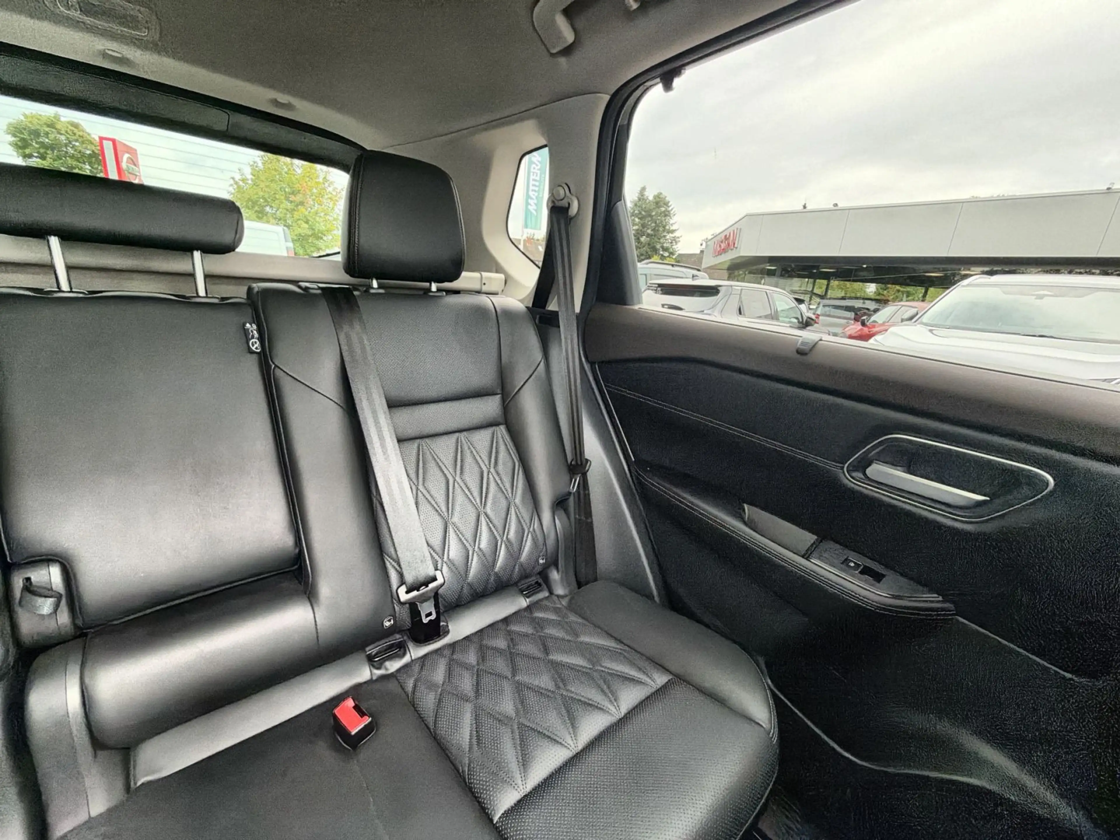 Nissan X-Trail 1.5 VC-T e-4orce Tekna+ *HeadUp*Leder* — photo 14
