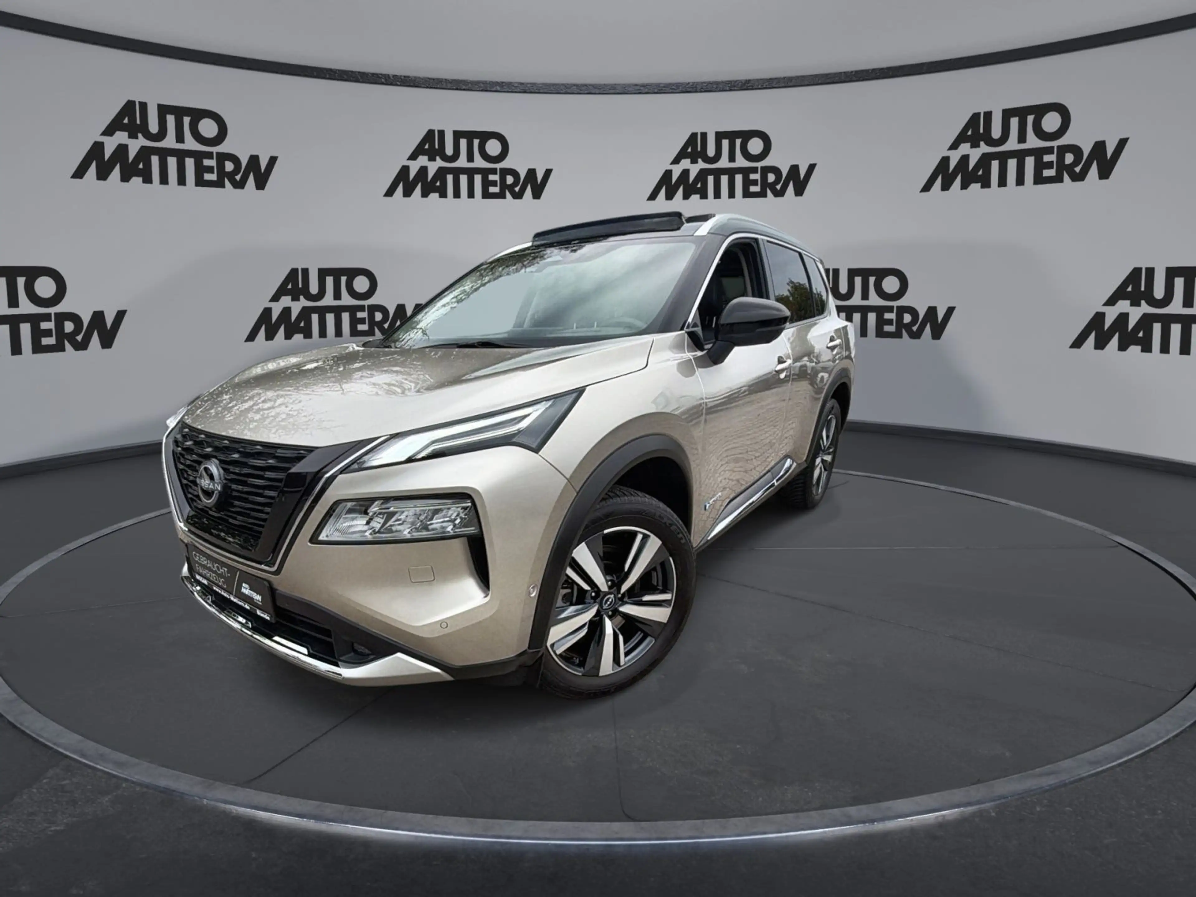 Nissan X-Trail 1.5 VC-T e-4orce Tekna+ *HeadUp*Leder* — photo 4