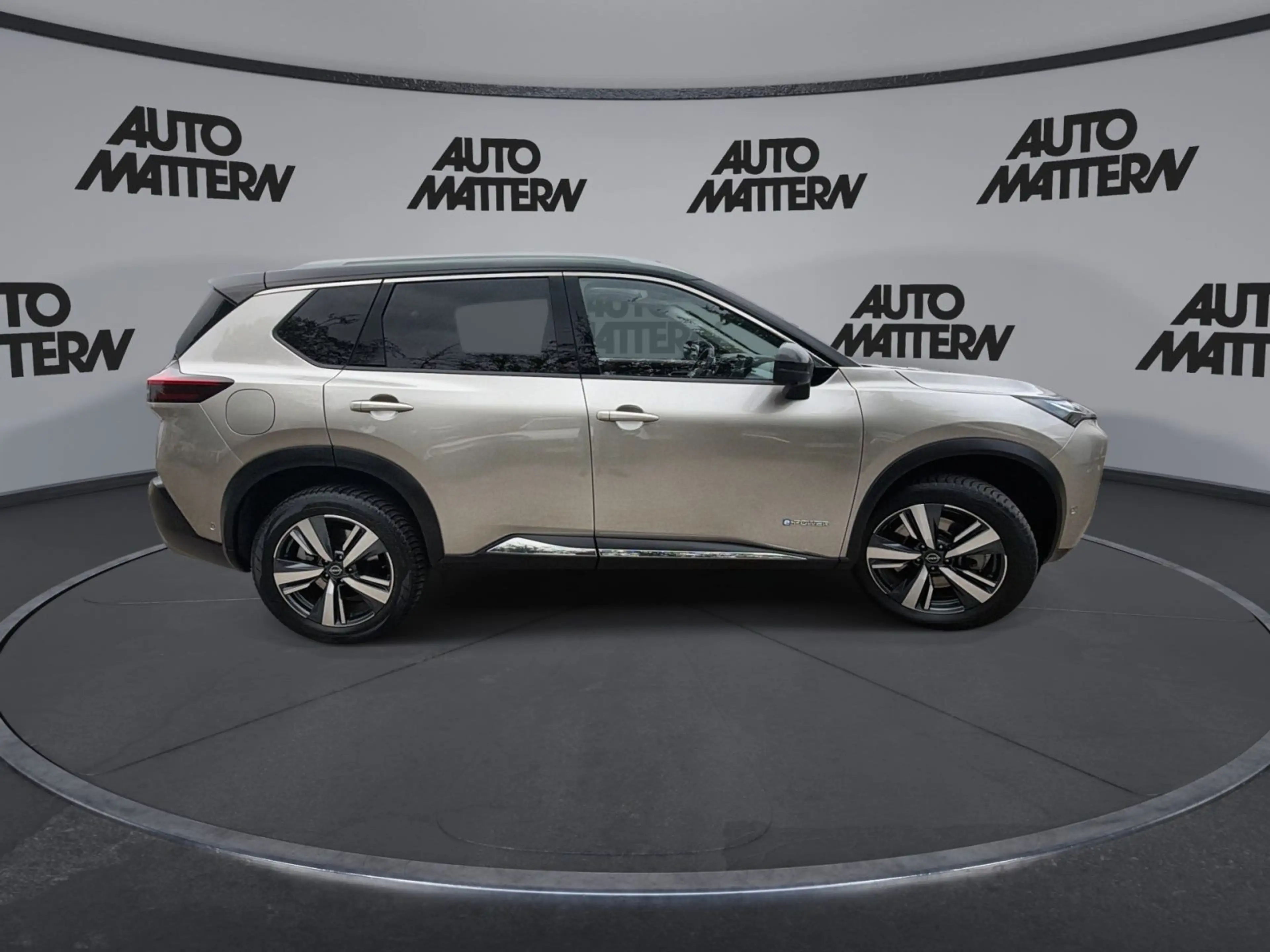 Nissan X-Trail 1.5 VC-T e-4orce Tekna+ *HeadUp*Leder* — photo 9