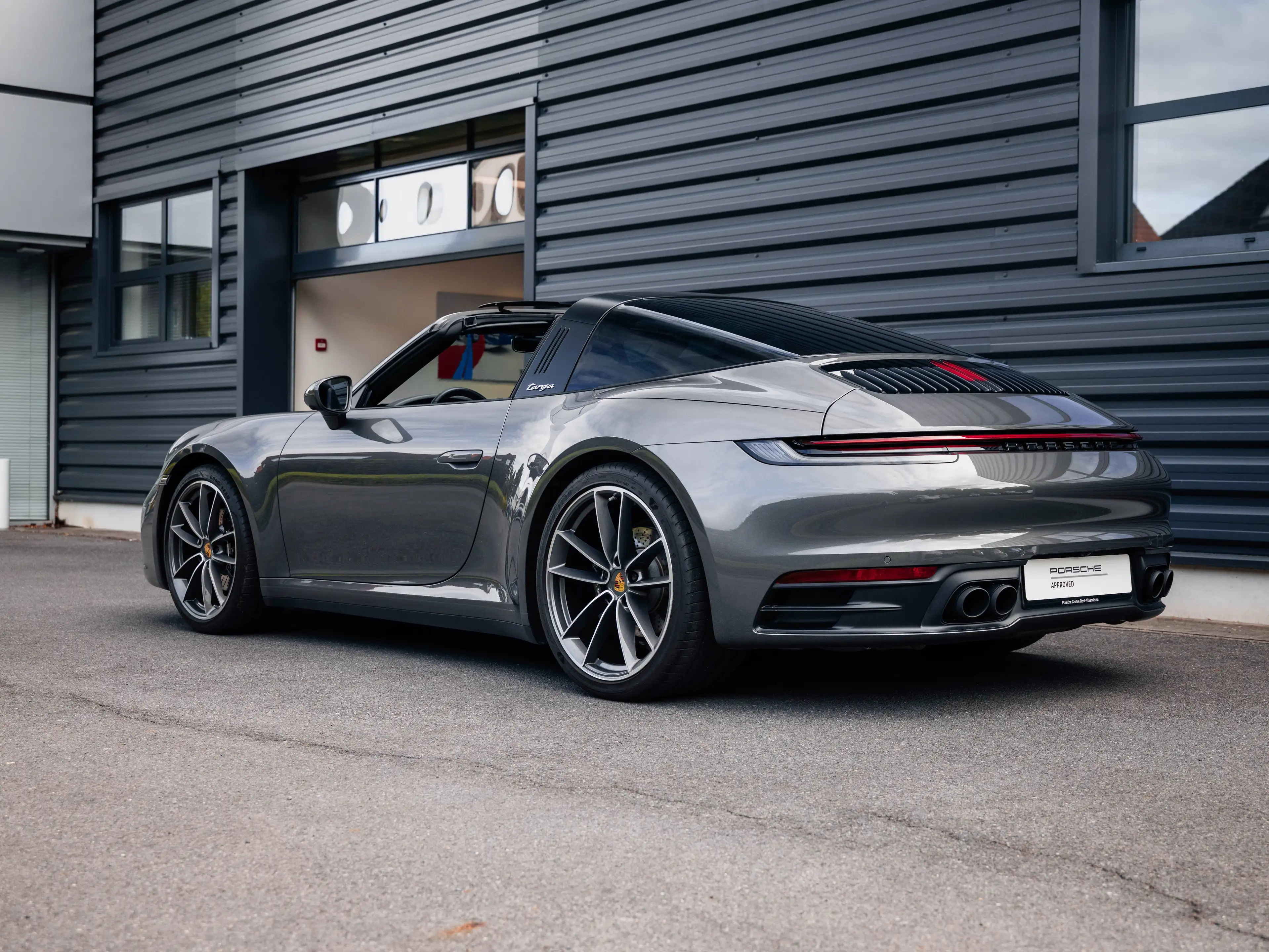 Porsche 911 992 Targa 4 | Approved — photo 3