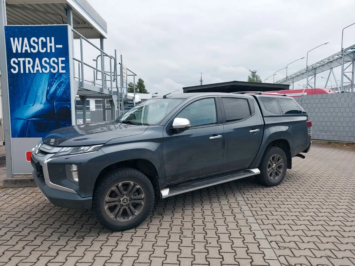 Mitsubishi L200 Basis Doppelkabine 4WD LED LEDER NAVI ACC Grau - 1