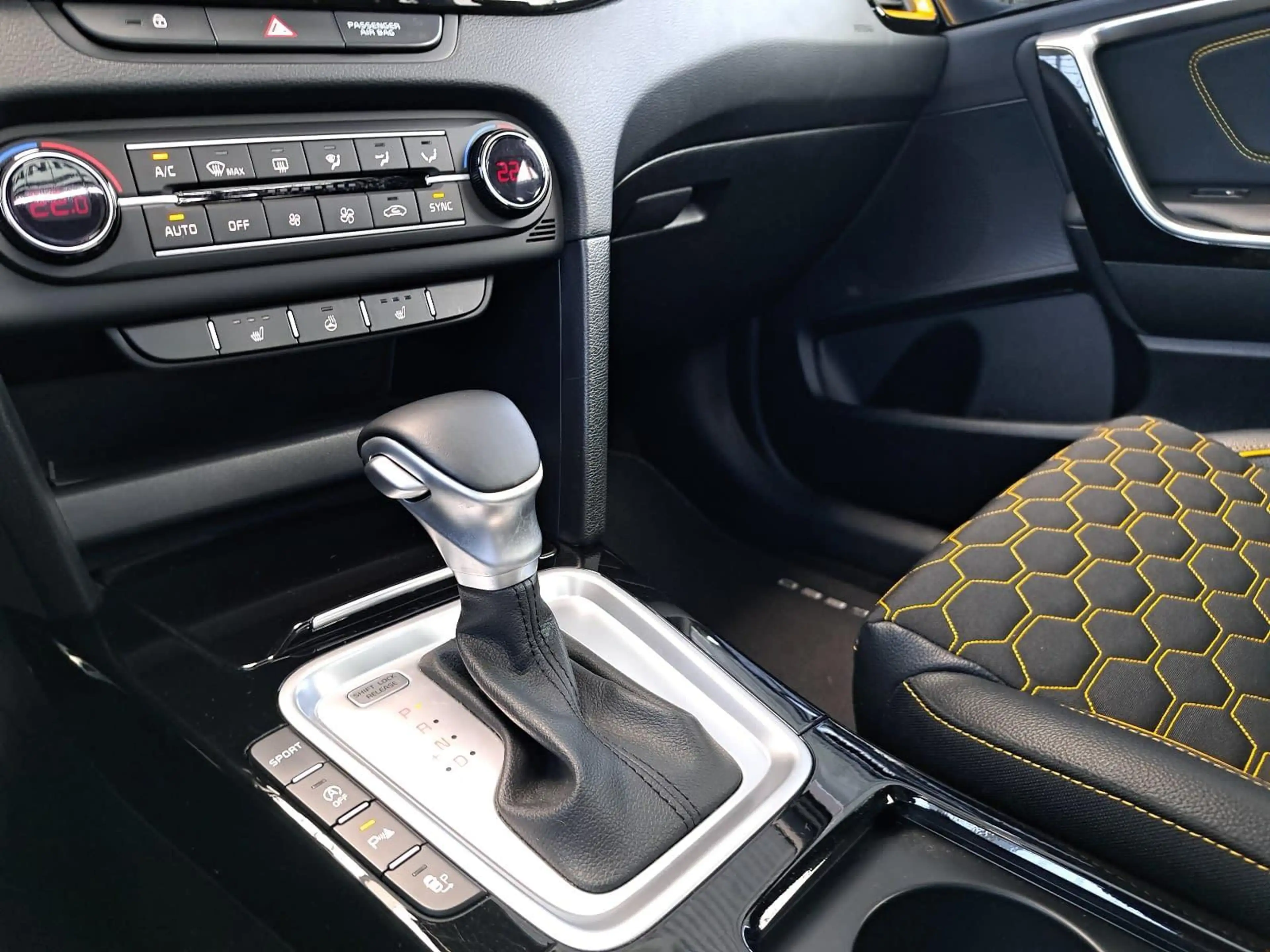 Kia XCeed XCEED 1.6 T-GDI DCT XDITION LED NAVI PANO GJR — photo 13