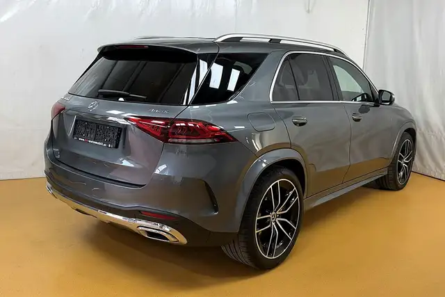 Mercedes-Benz GLE view 3