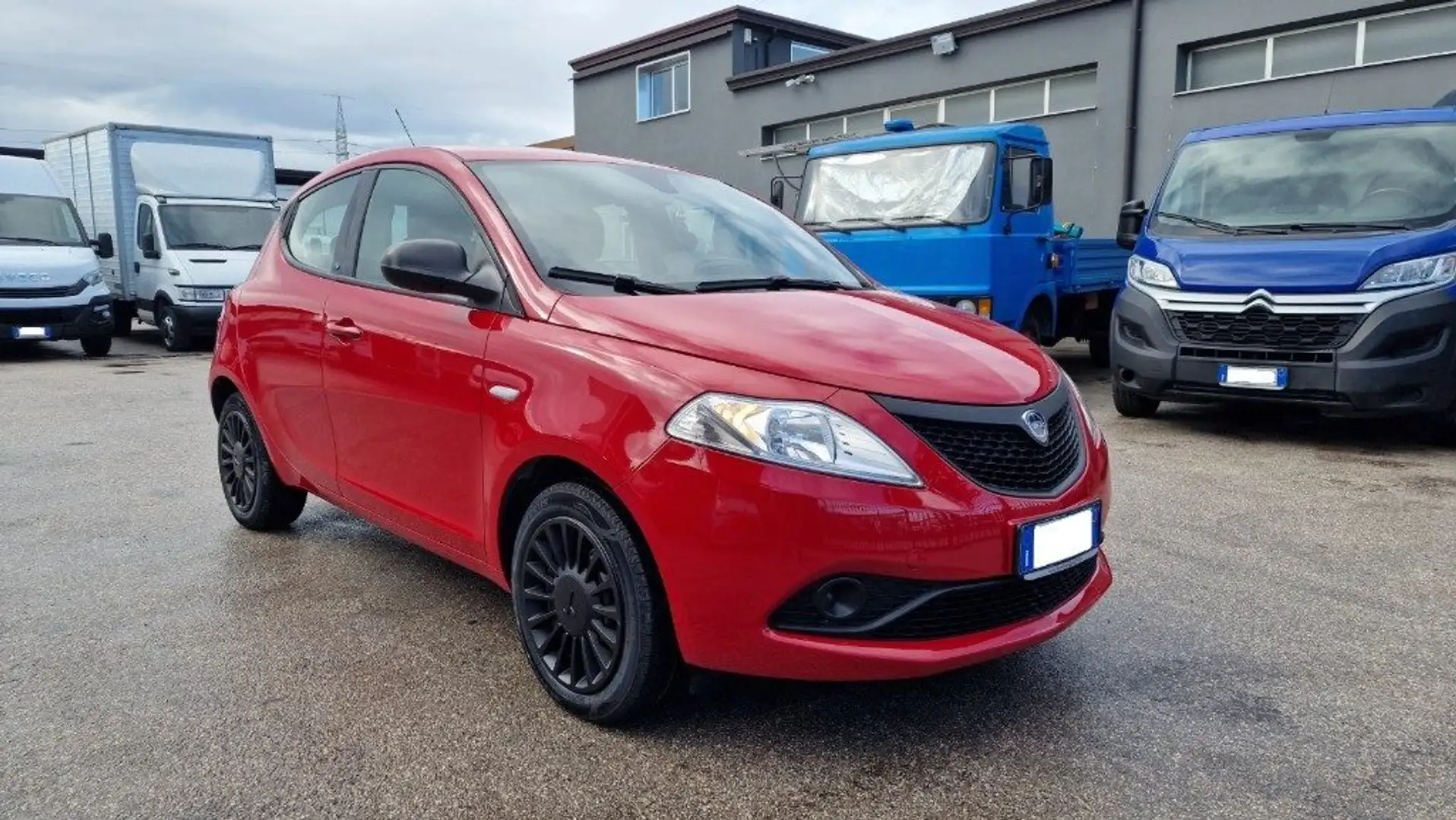 Lancia Ypsilon 1.2 69 CV 5 porte GPL Ecochic Elefantino Blu Rosso - 2