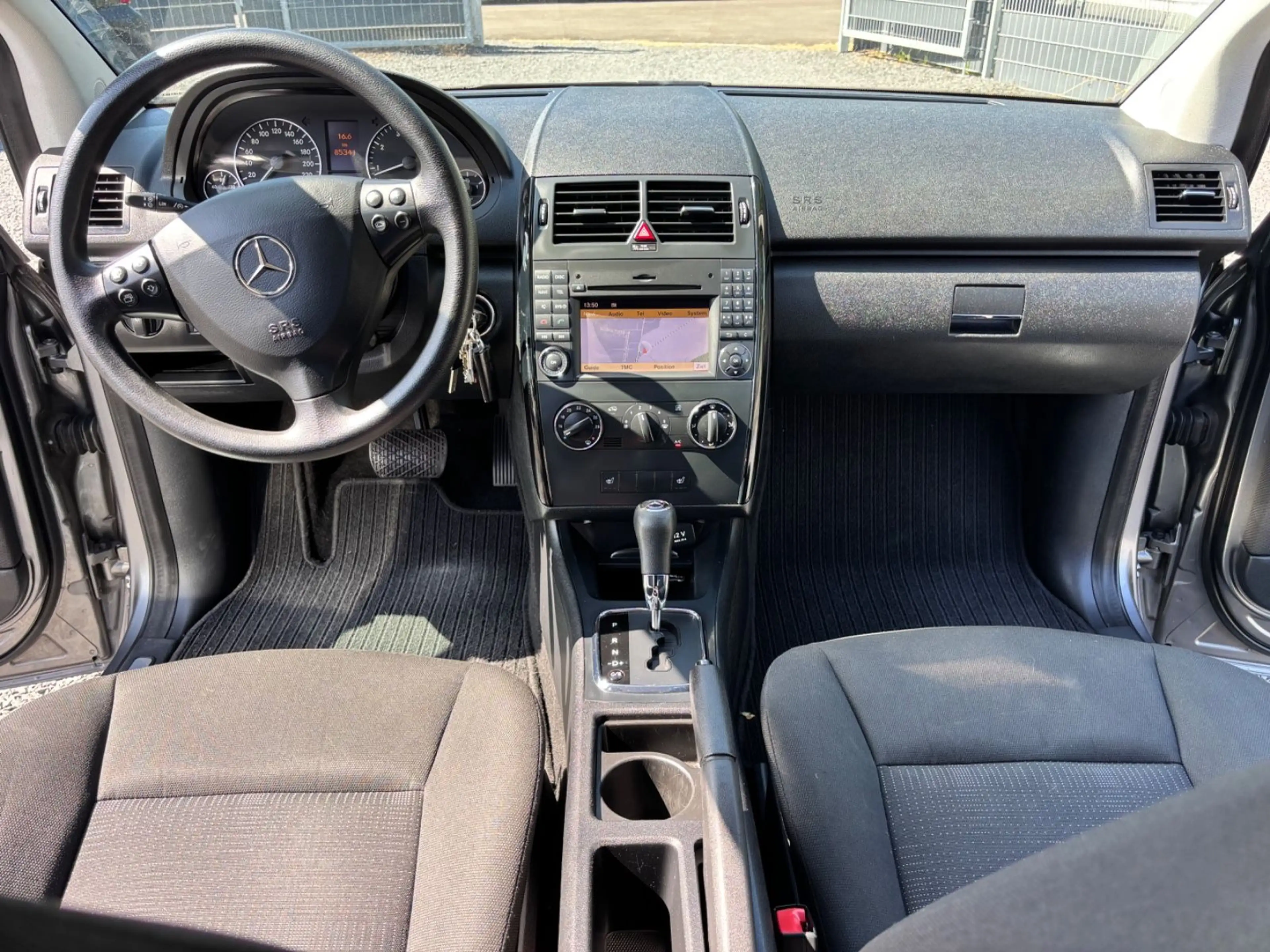 Mercedes-Benz A 180 *Automatik*Navigation* — photo 10