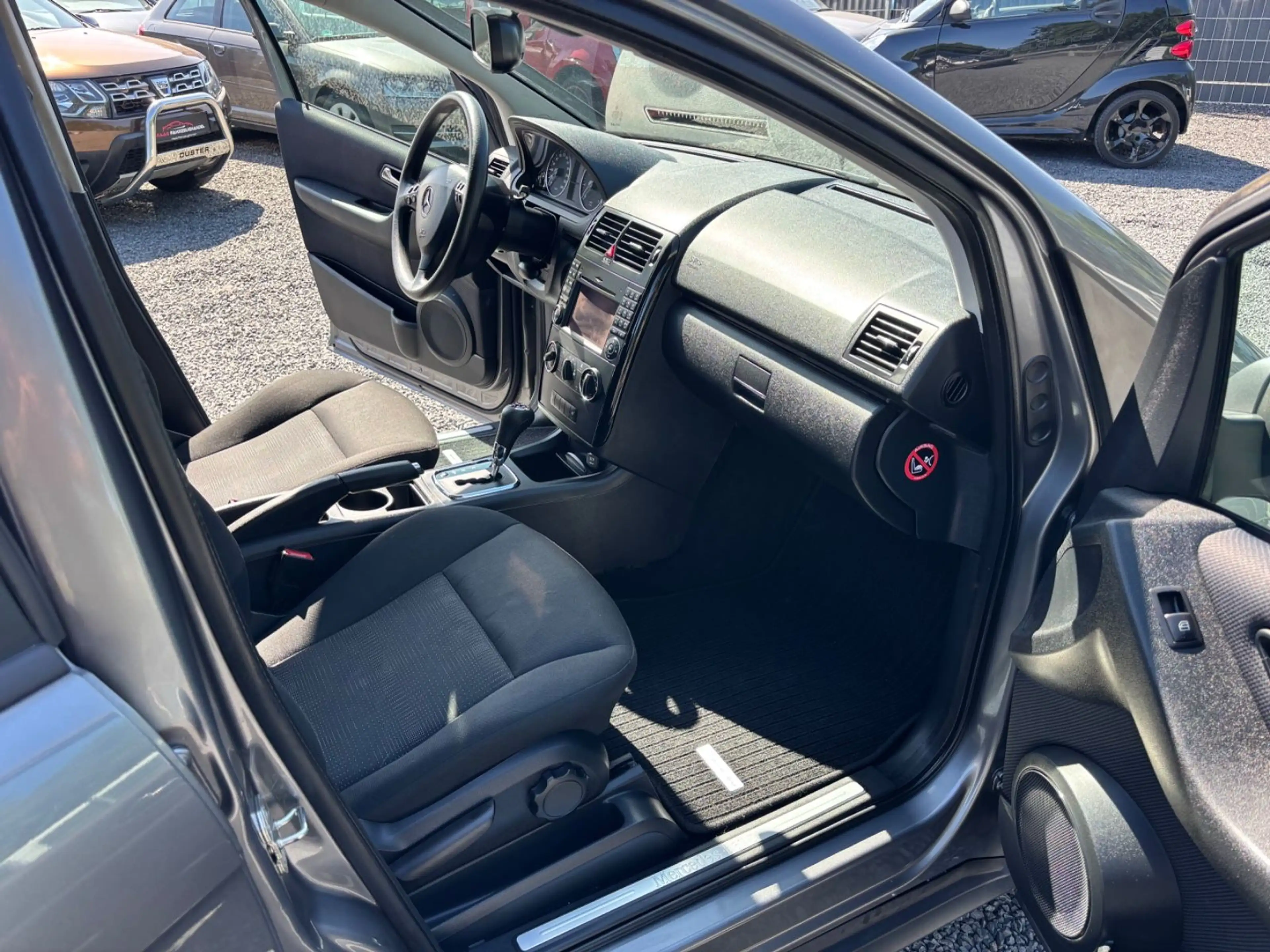 Mercedes-Benz A 180 *Automatik*Navigation* — photo 11