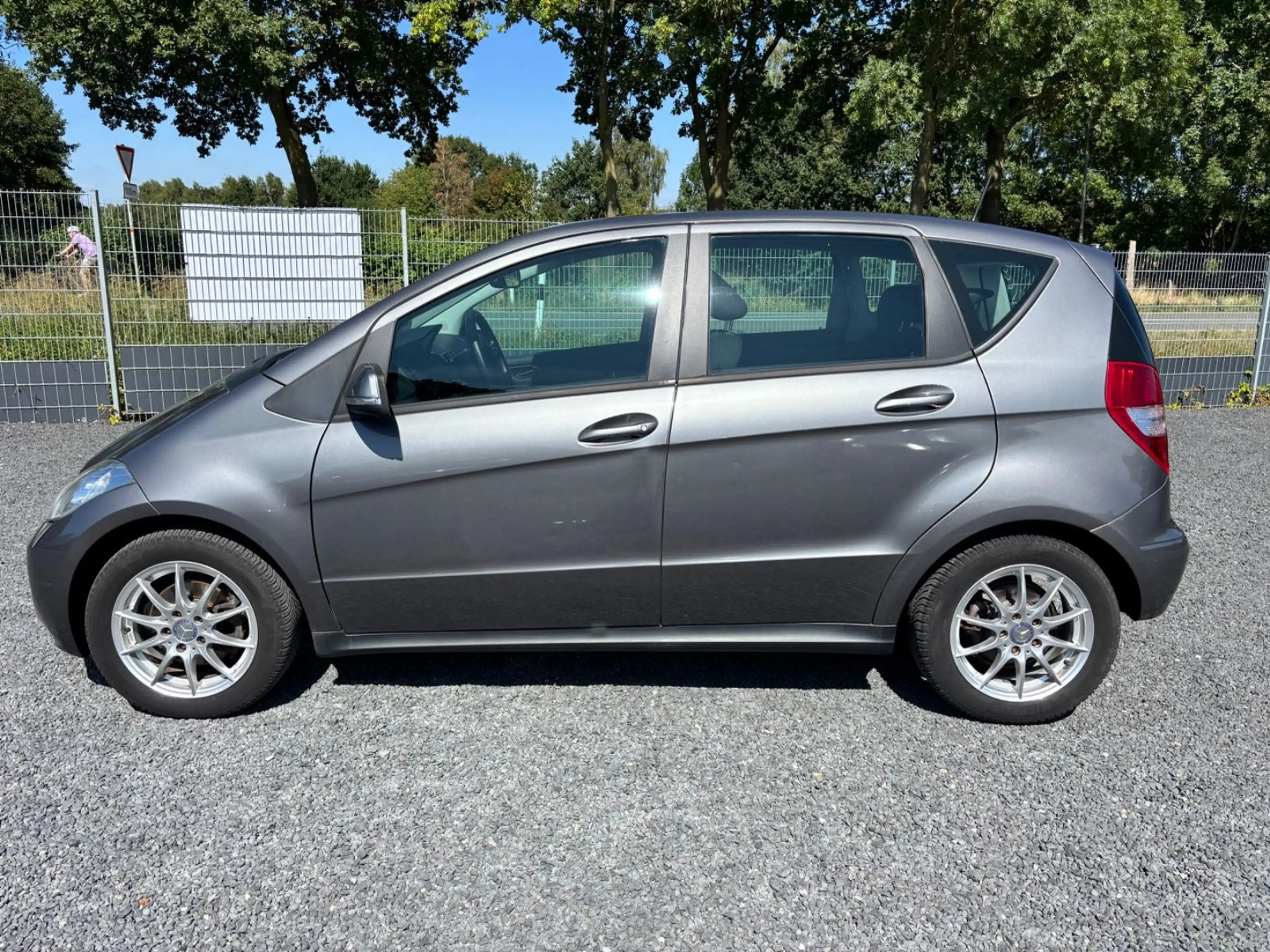 Mercedes-Benz A 180 *Automatik*Navigation* — photo 7