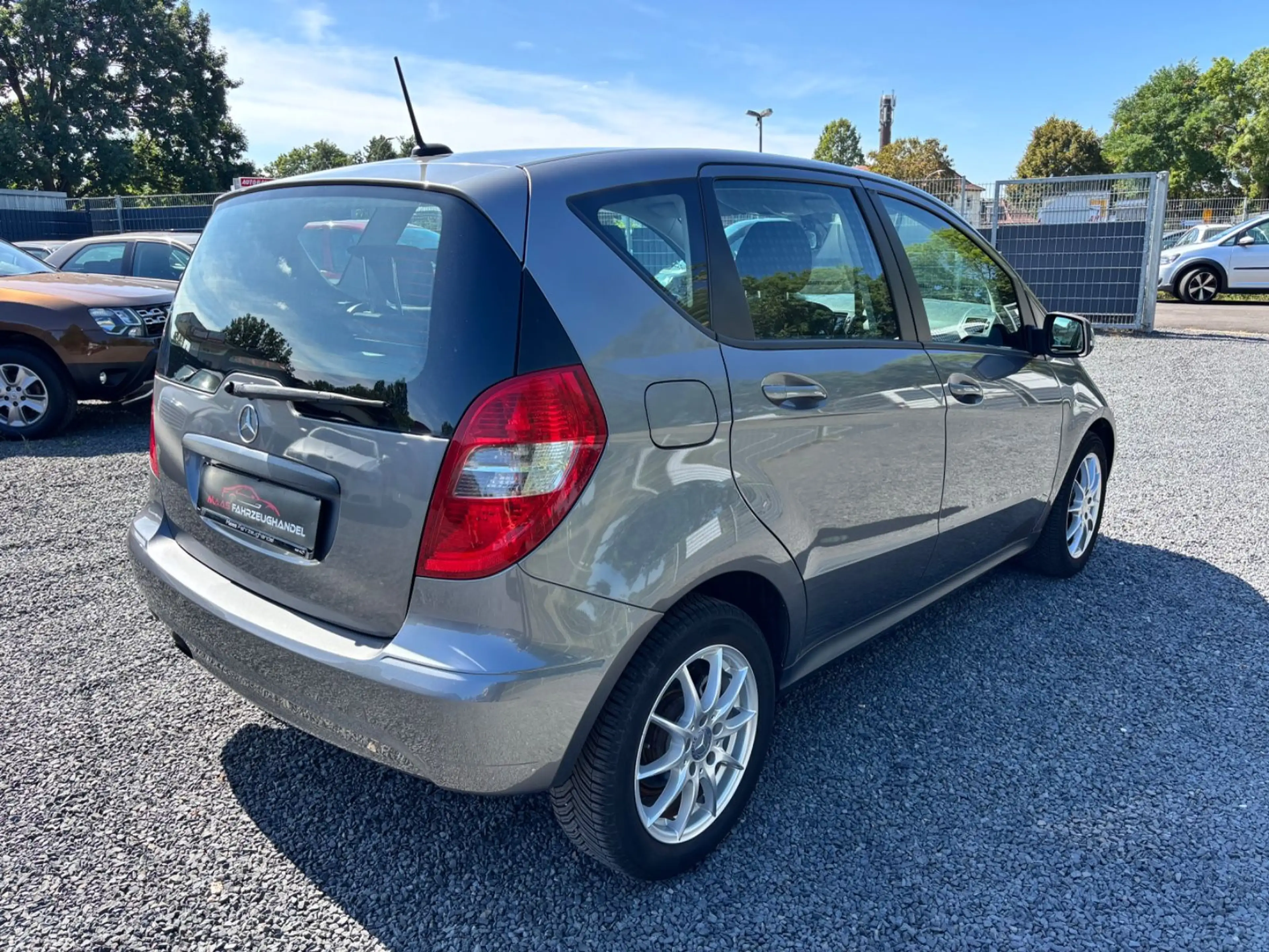 Mercedes-Benz A 180 *Automatik*Navigation* — photo 4