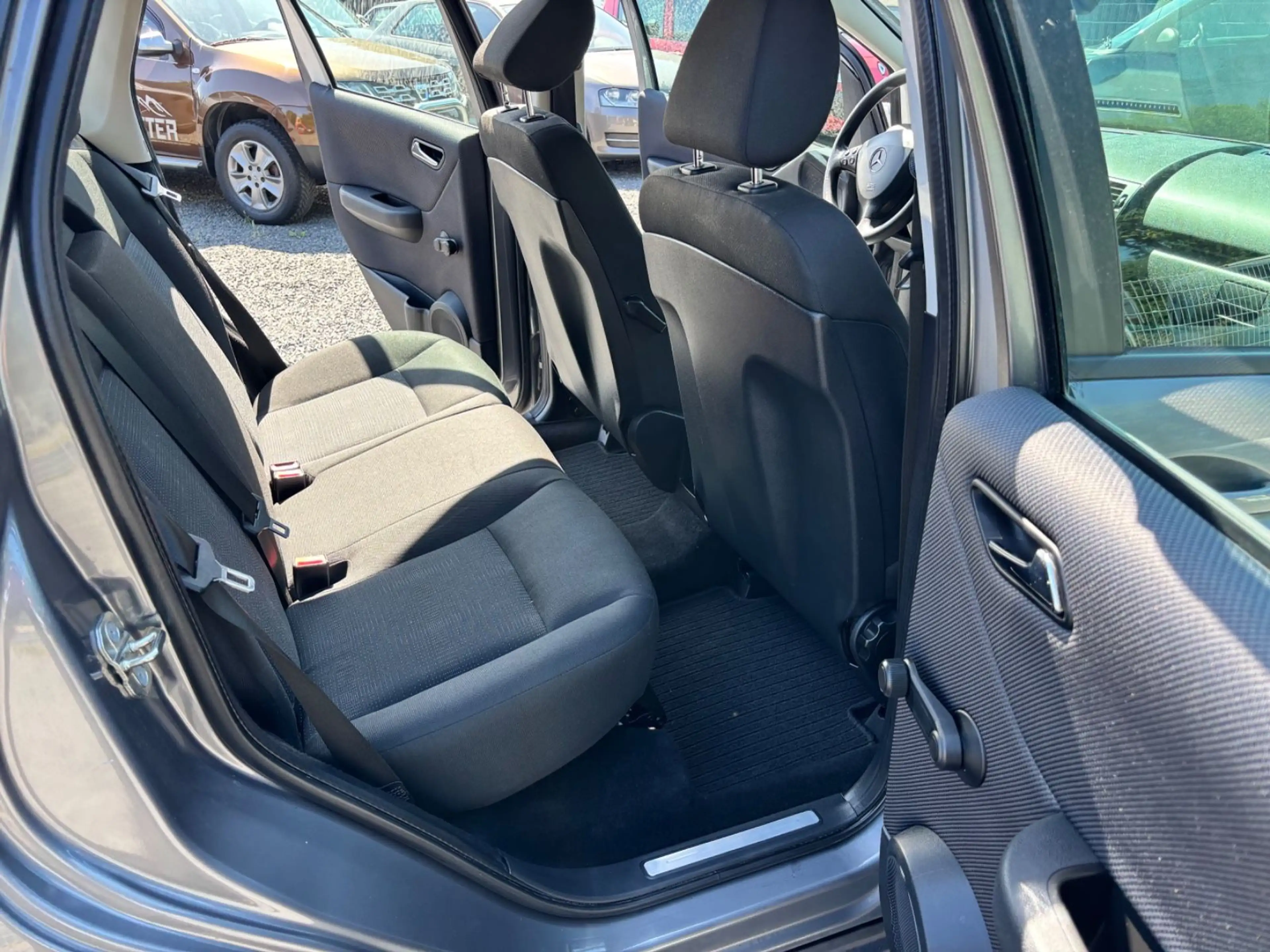 Mercedes-Benz A 180 *Automatik*Navigation* — photo 13