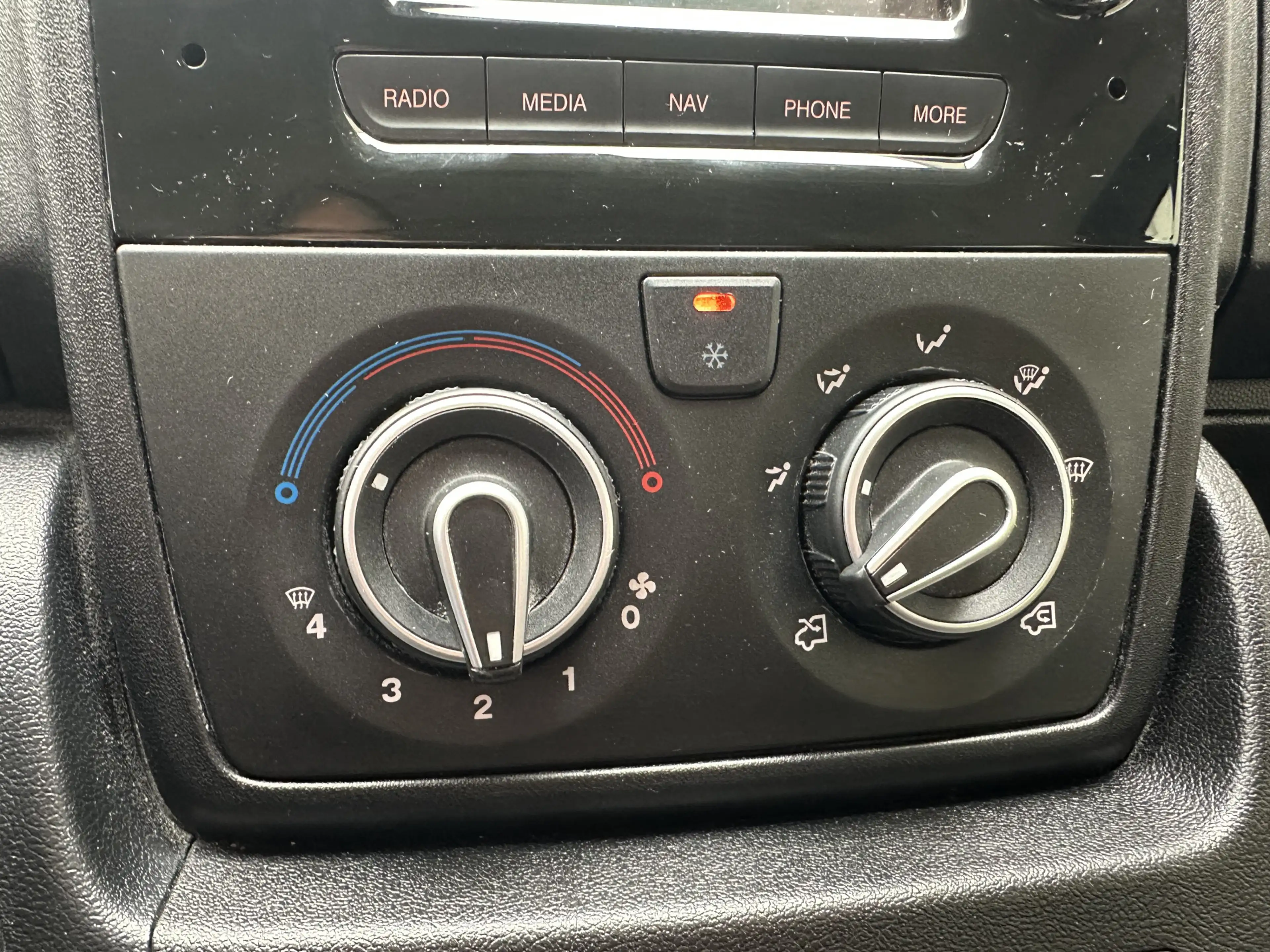 Peugeot Boxer 330 2.0 BlueHDI L1H1 Pro DC Airco,Cruise,Navi,Came — photo 15