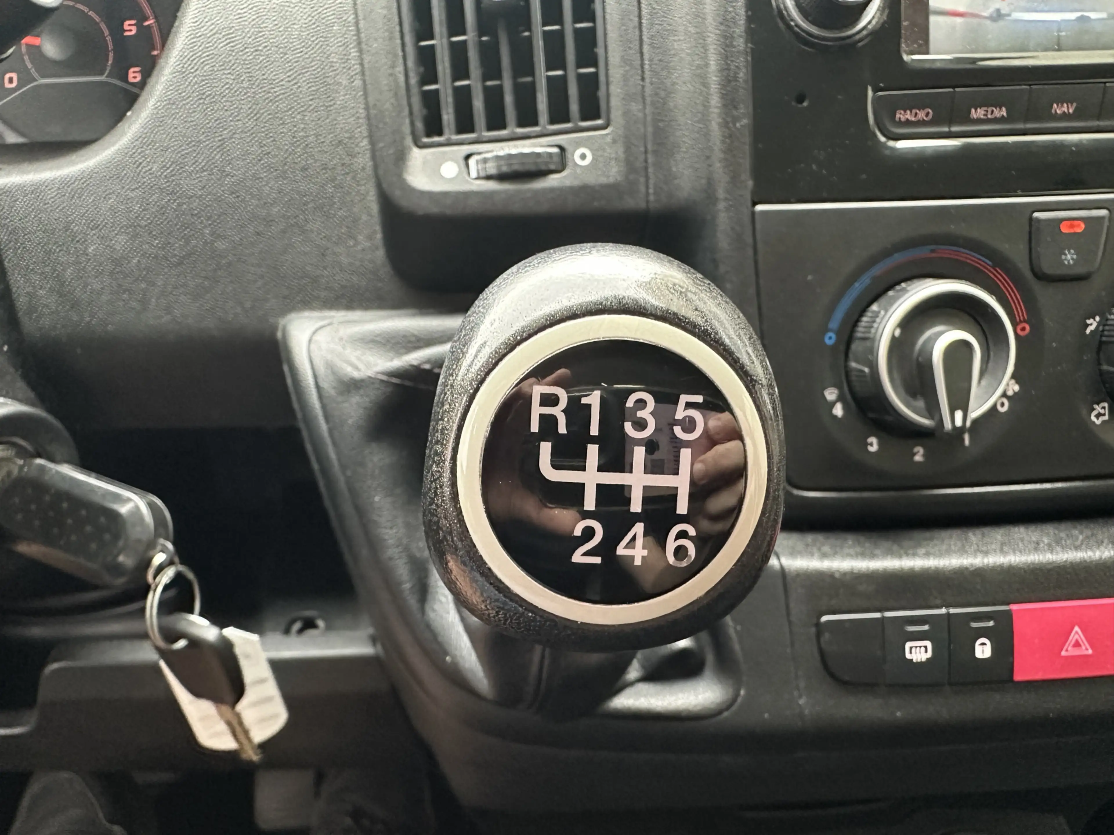 Peugeot Boxer 330 2.0 BlueHDI L1H1 Pro DC Airco,Cruise,Navi,Came — photo 17