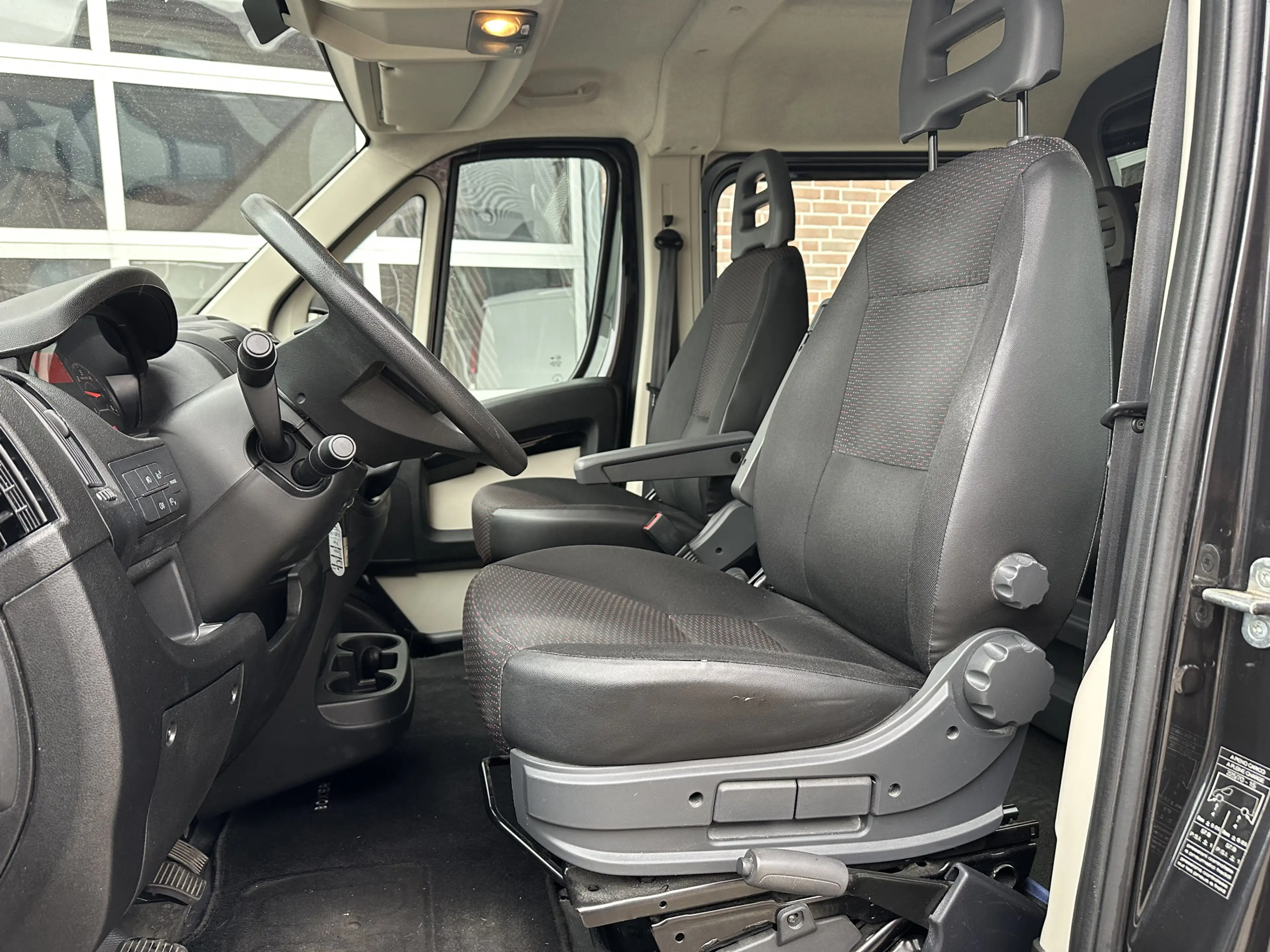 Peugeot Boxer 330 2.0 BlueHDI L1H1 Pro DC Airco,Cruise,Navi,Came — photo 11
