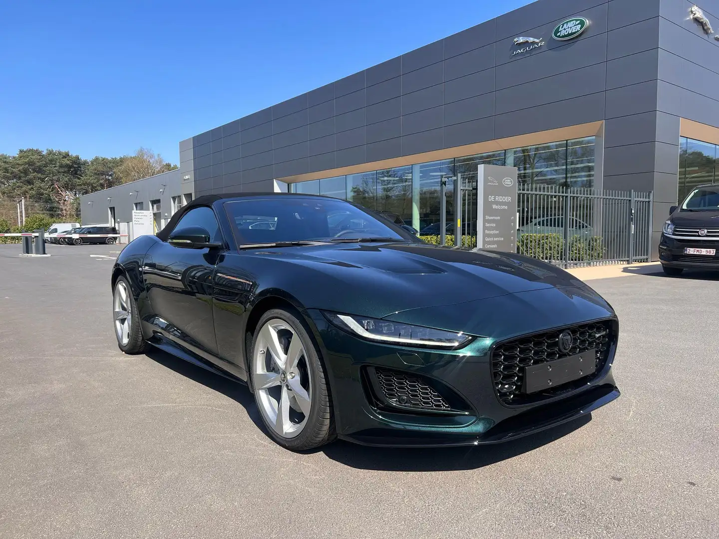 Jaguar F-Type P300 R-Dynamic RWD Verde - 2
