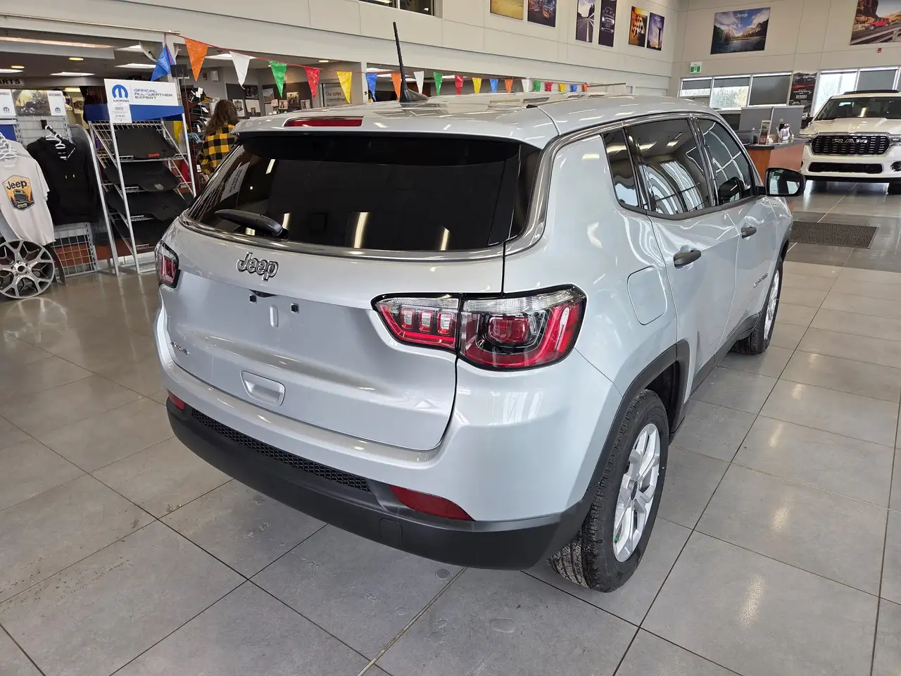 Jeep Compass снимка Jeep Compass