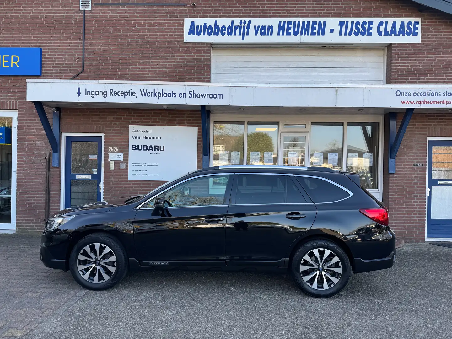 Subaru OUTBACK 2.5i Premium CVT AWD Černá - 2