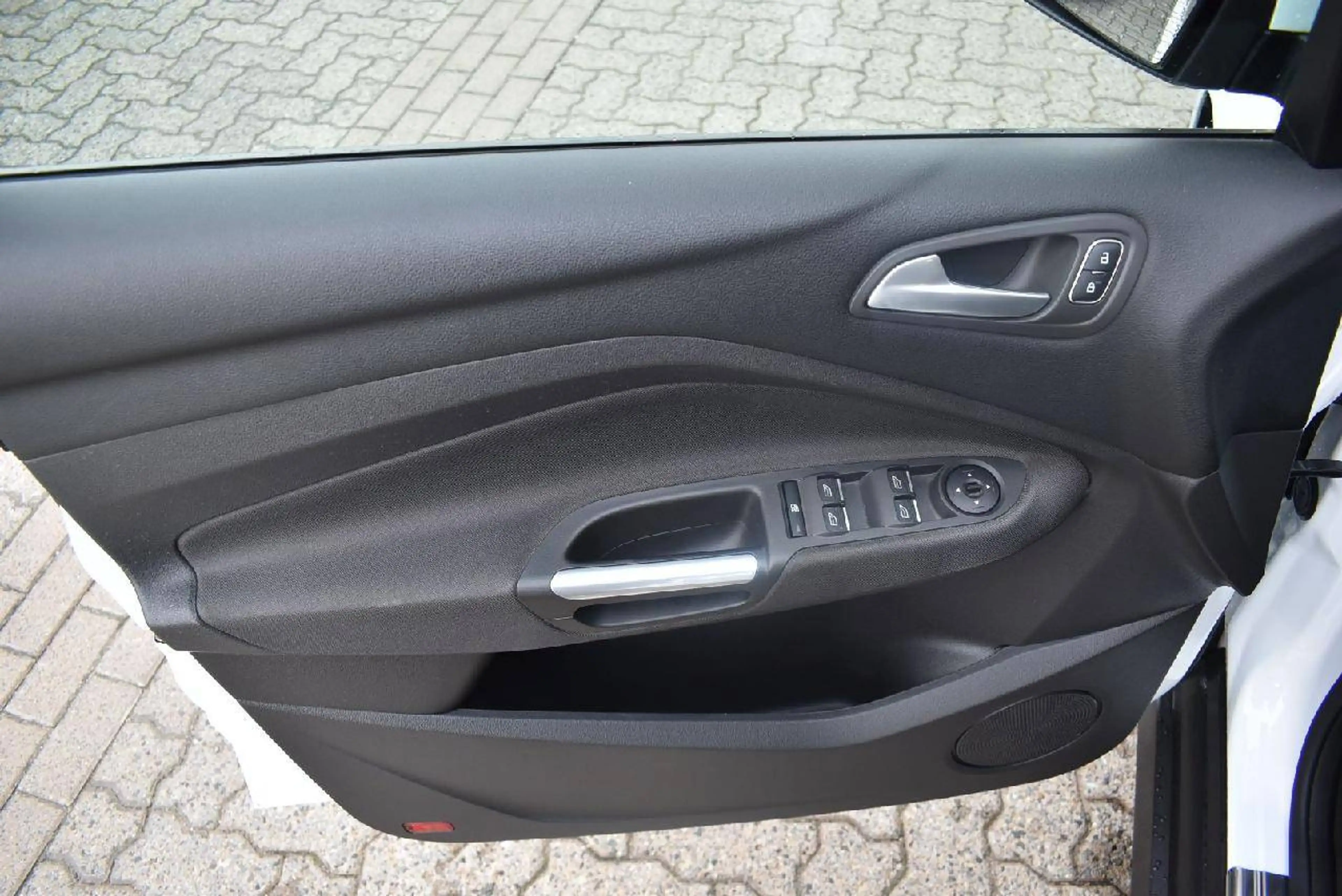 Ford C-Max Cool & Connect — photo 9