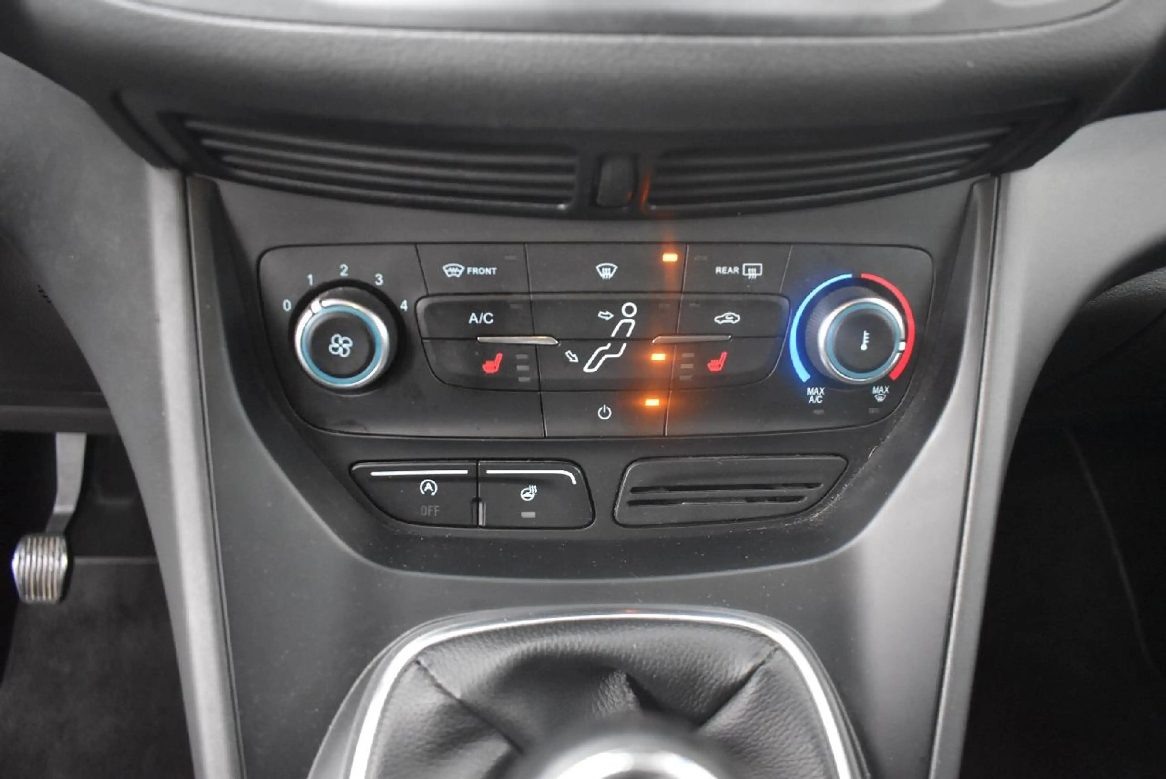 Ford C-Max Cool & Connect — photo 12