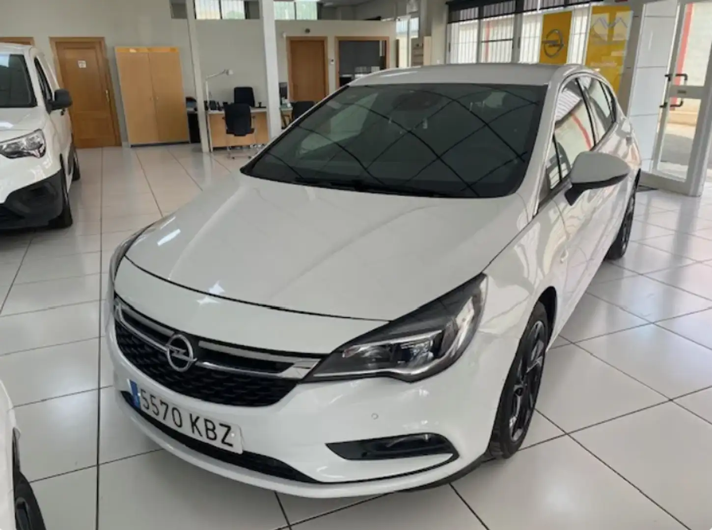 Opel Astra 1.6CDTi S/S Dynamic 110 - 1