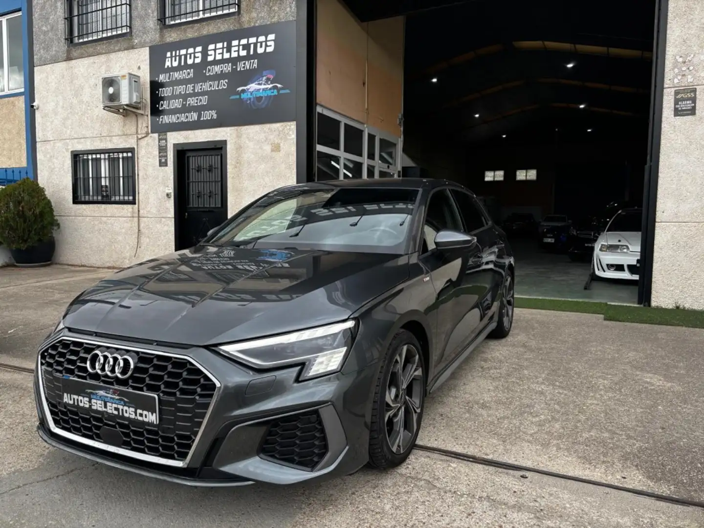 Audi A3 Sportback 35TDI S line S tronic Grijs - 1