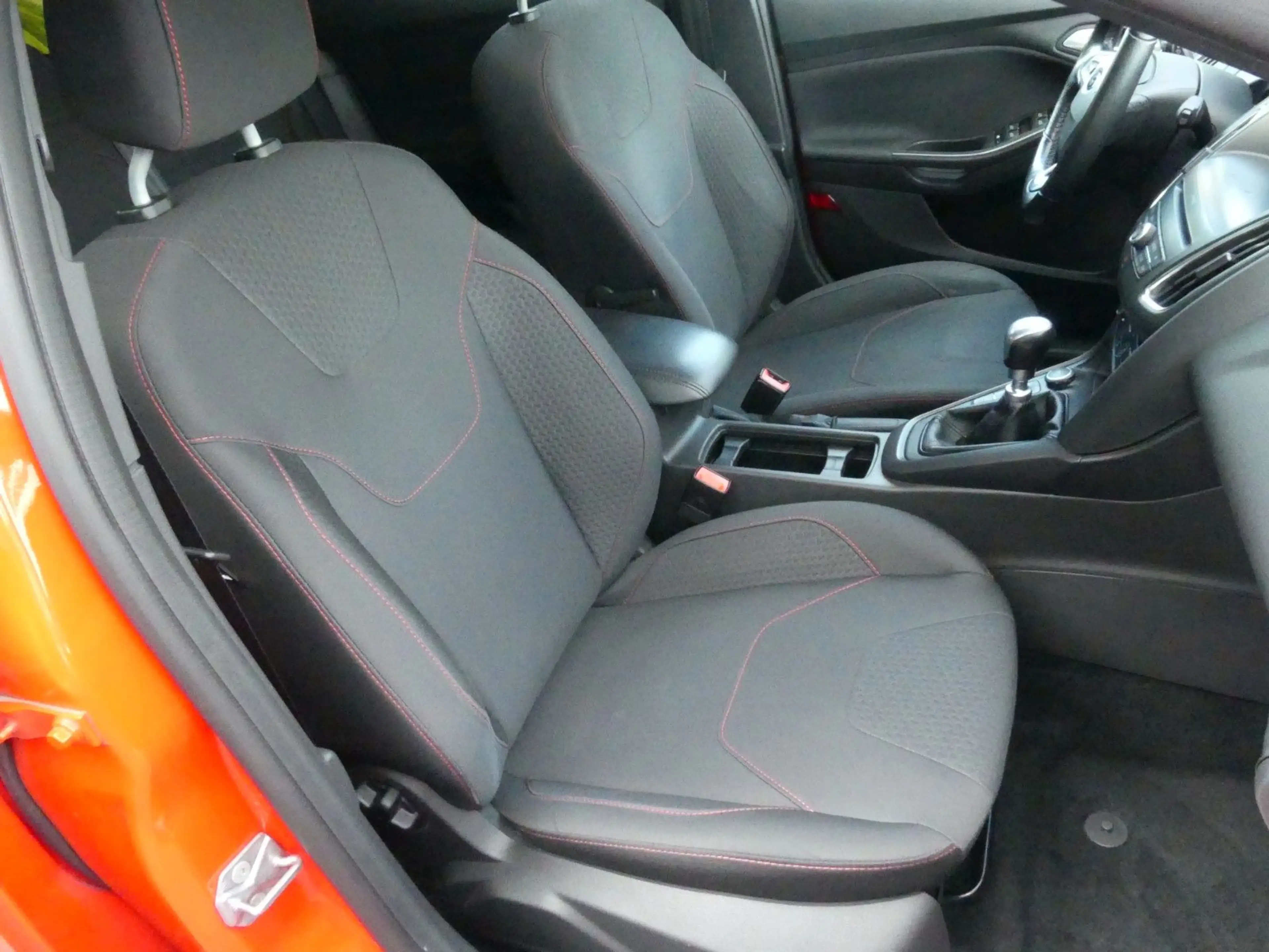 Ford Focus Turnier ST-Line — photo 15