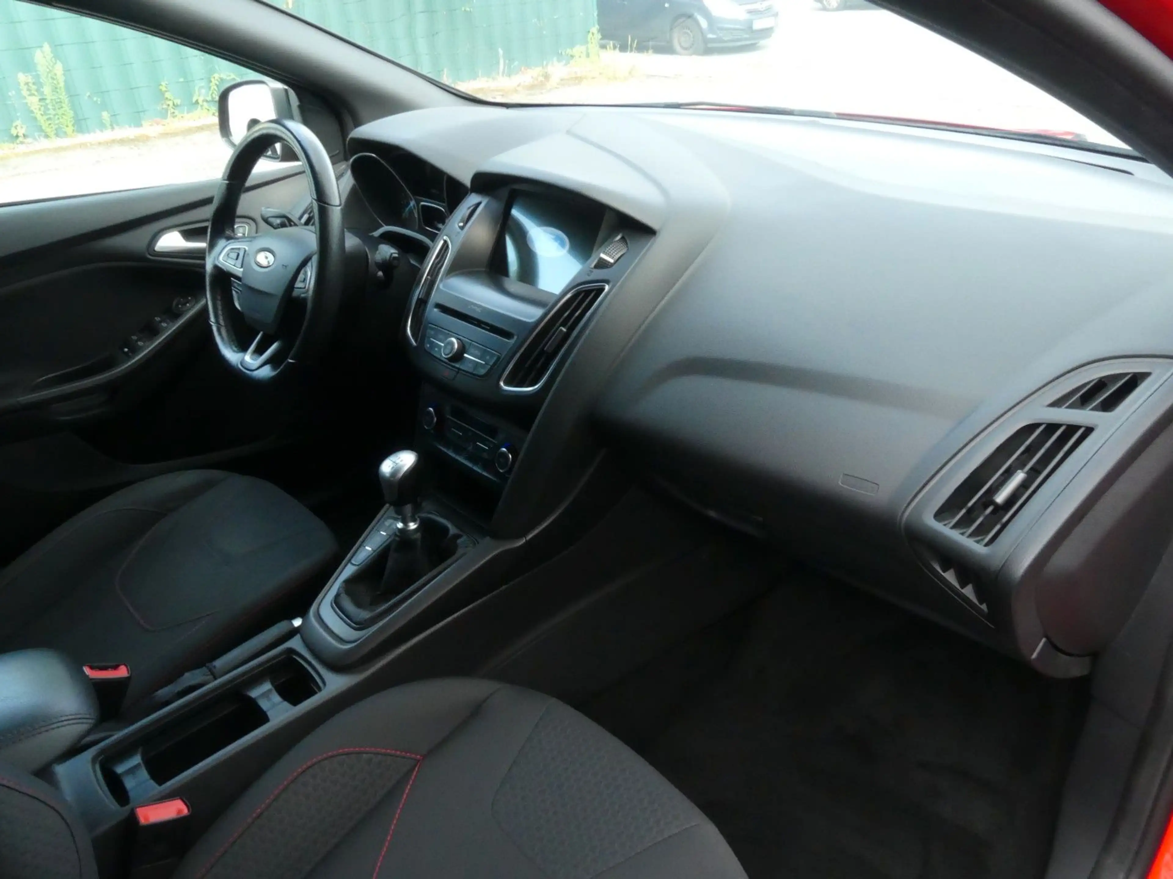 Ford Focus Turnier ST-Line — photo 14