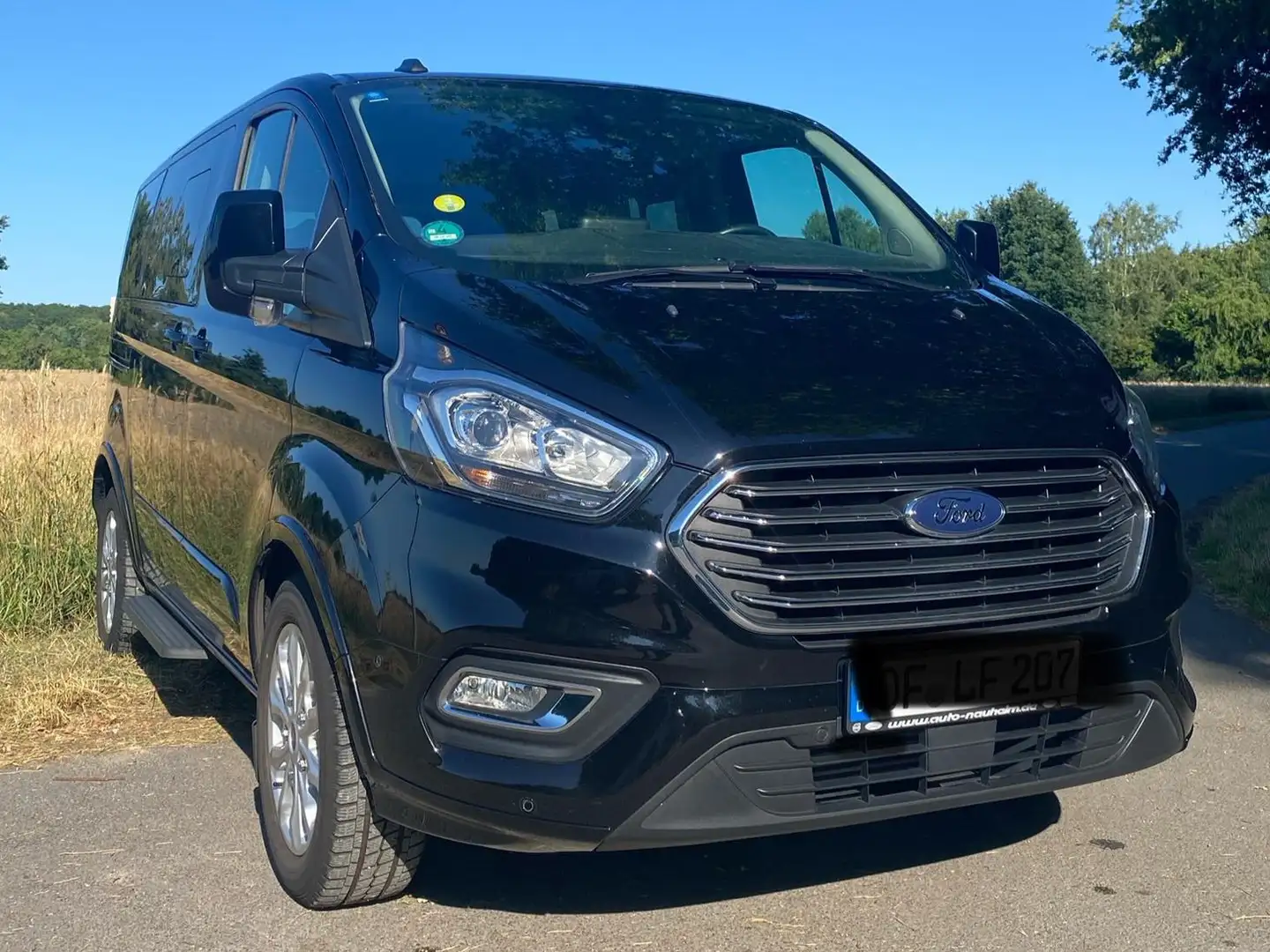 Ford Tourneo Custom Tourneo Custom 320 L1H1 VA Autm. Titanium Чёрный - 1
