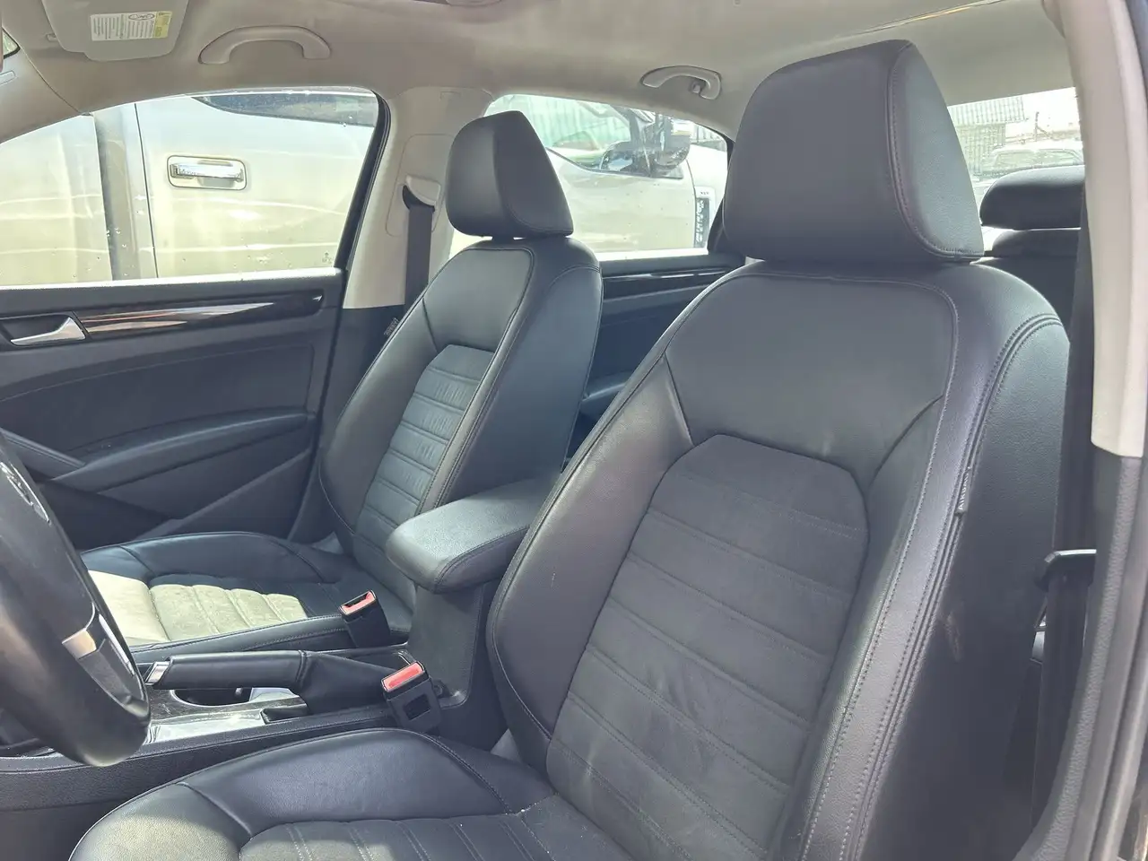 Volkswagen Passat photo Volkswagen Passat