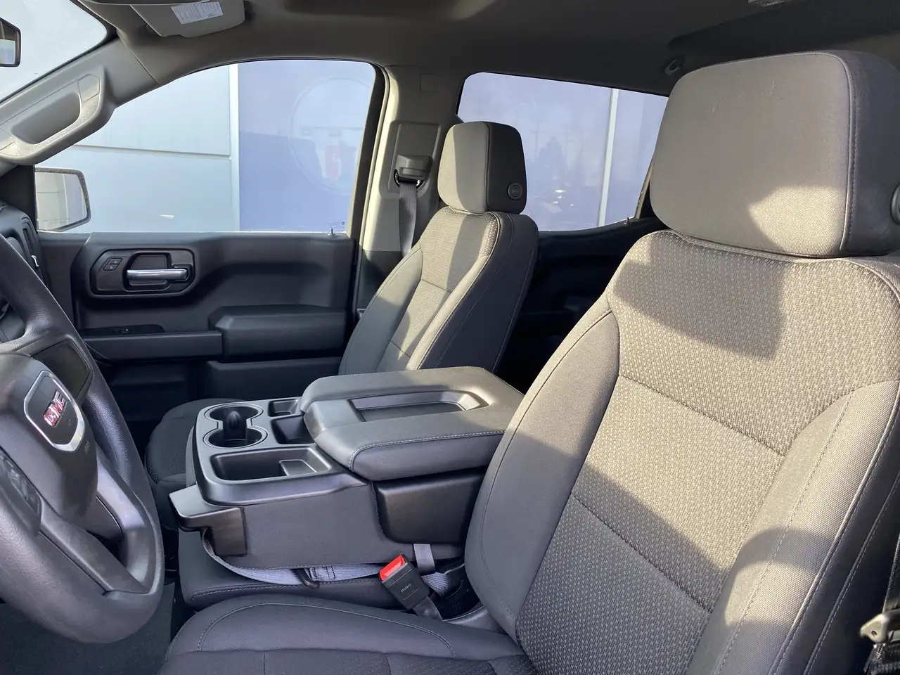 GMC Sierra 1500 снимка GMC Sierra 1500