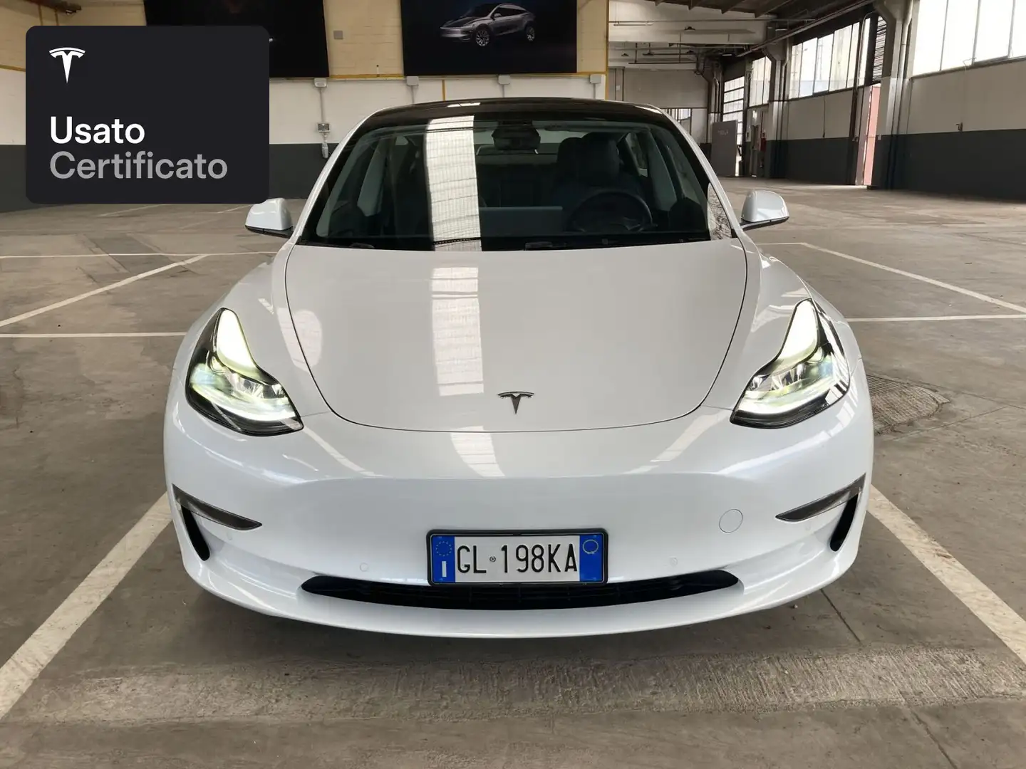 Tesla Model 3 Performance Weiß - 2