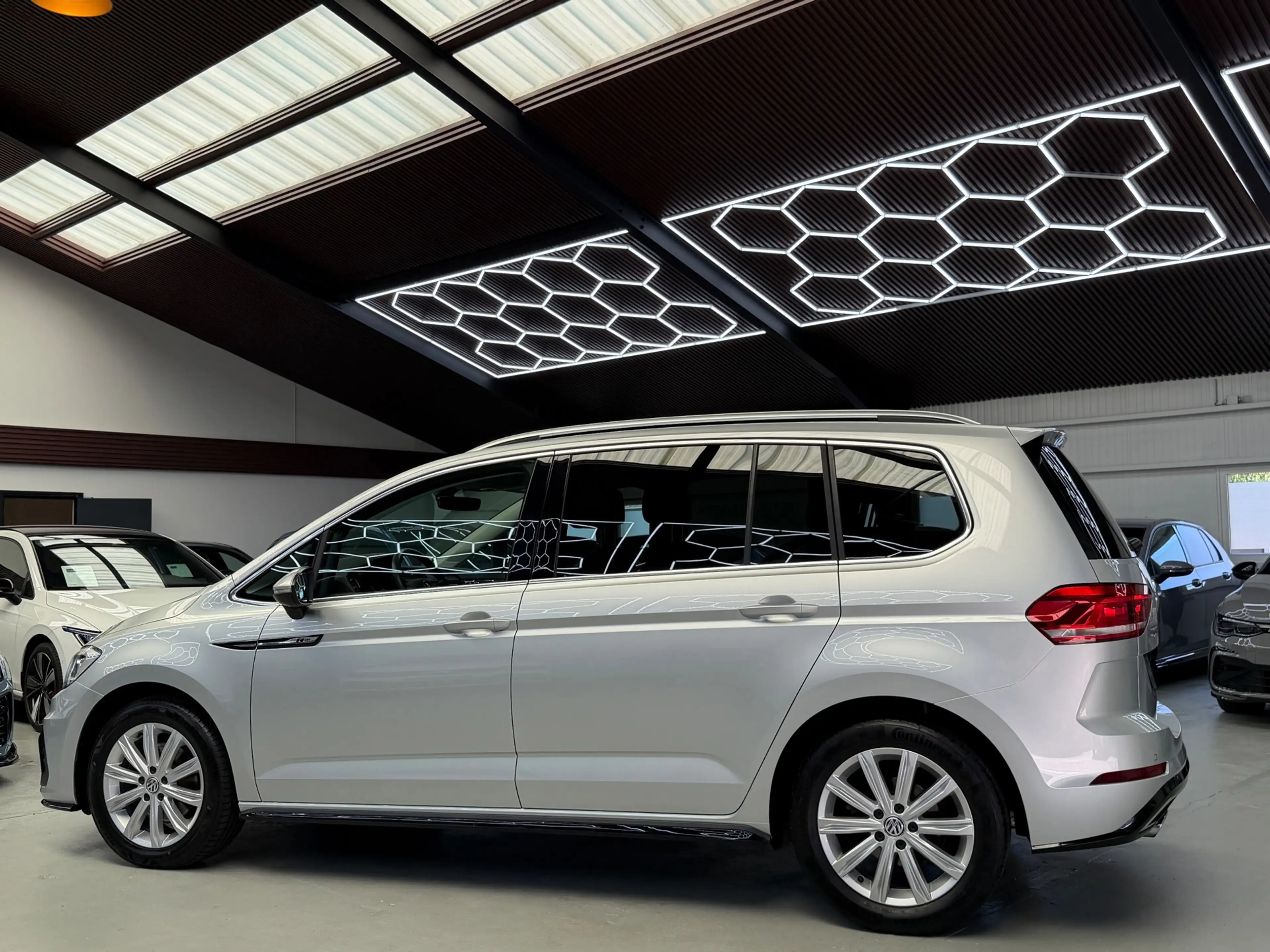 Volkswagen Touran 1.4 TSI R-Line 5p CarPlay Trekhaak — photo 31