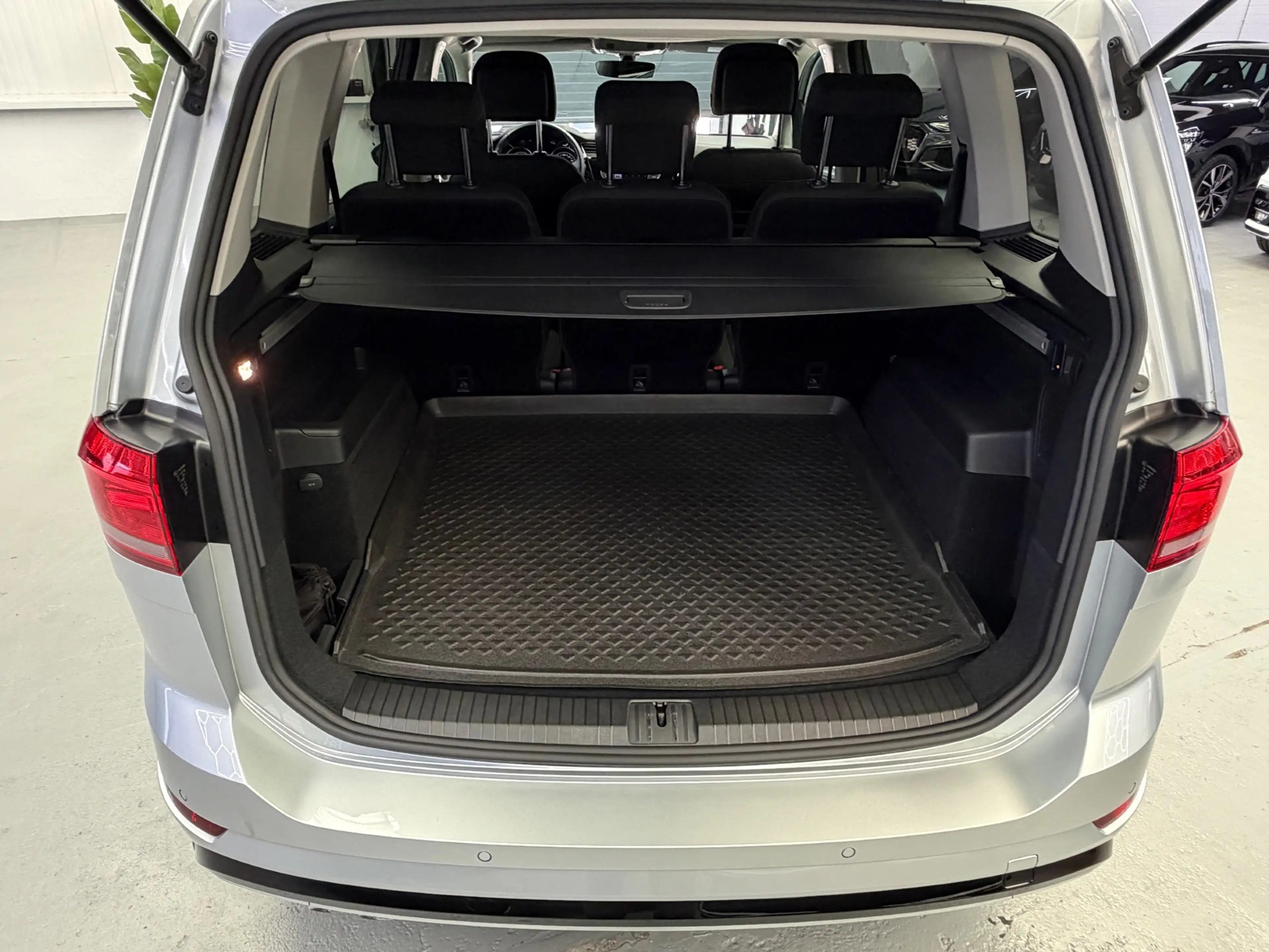Volkswagen Touran 1.4 TSI R-Line 5p CarPlay Trekhaak — photo 29
