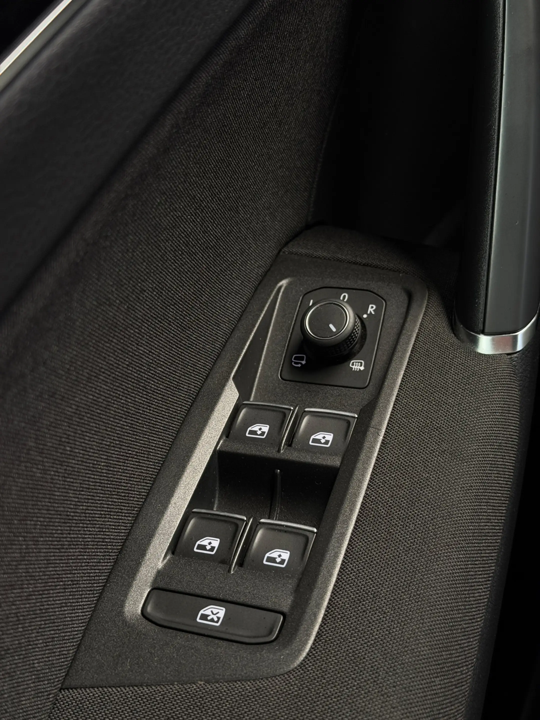 Volkswagen Touran 1.4 TSI R-Line 5p CarPlay Trekhaak — photo 21