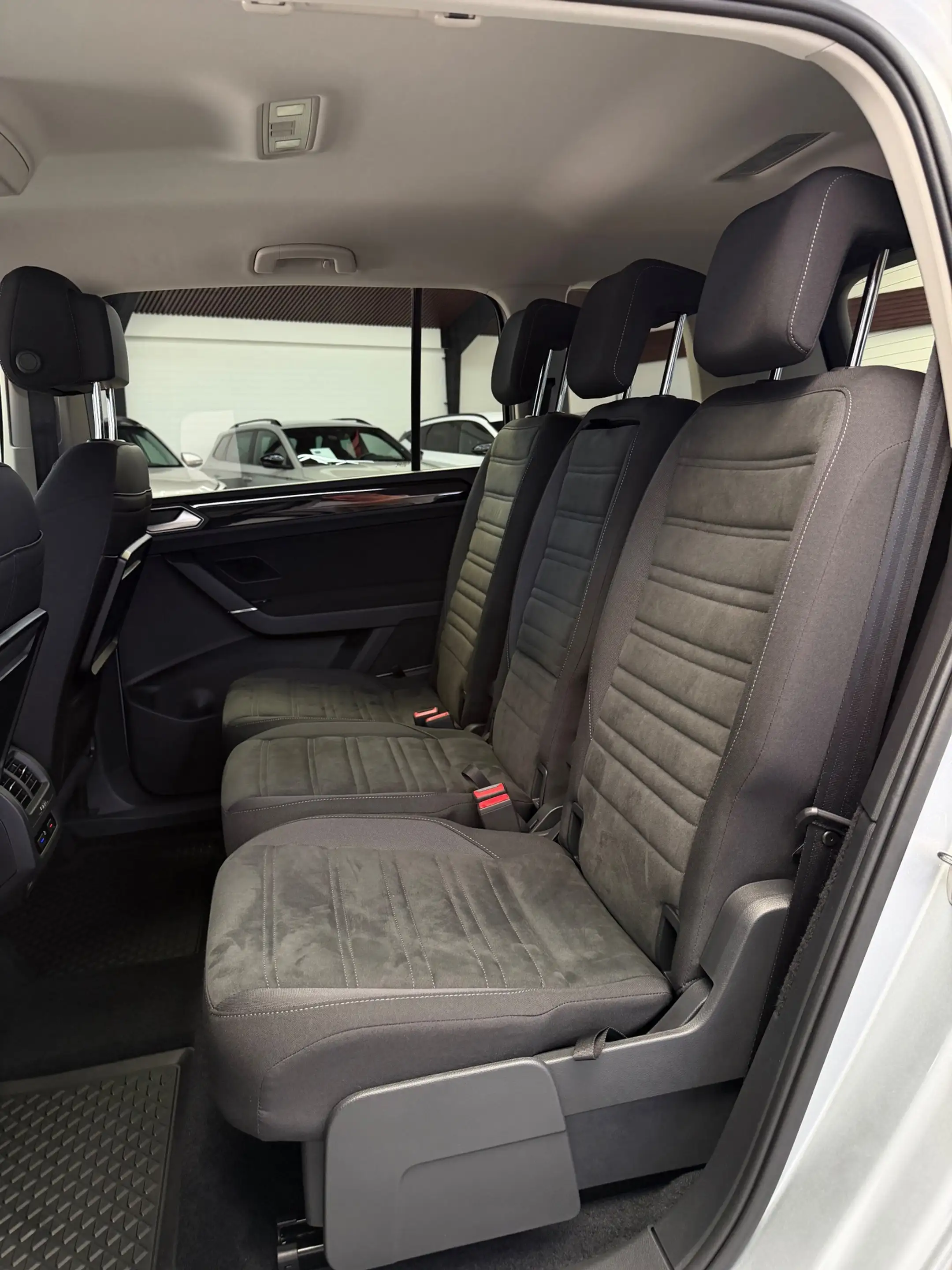 Volkswagen Touran 1.4 TSI R-Line 5p CarPlay Trekhaak — photo 5