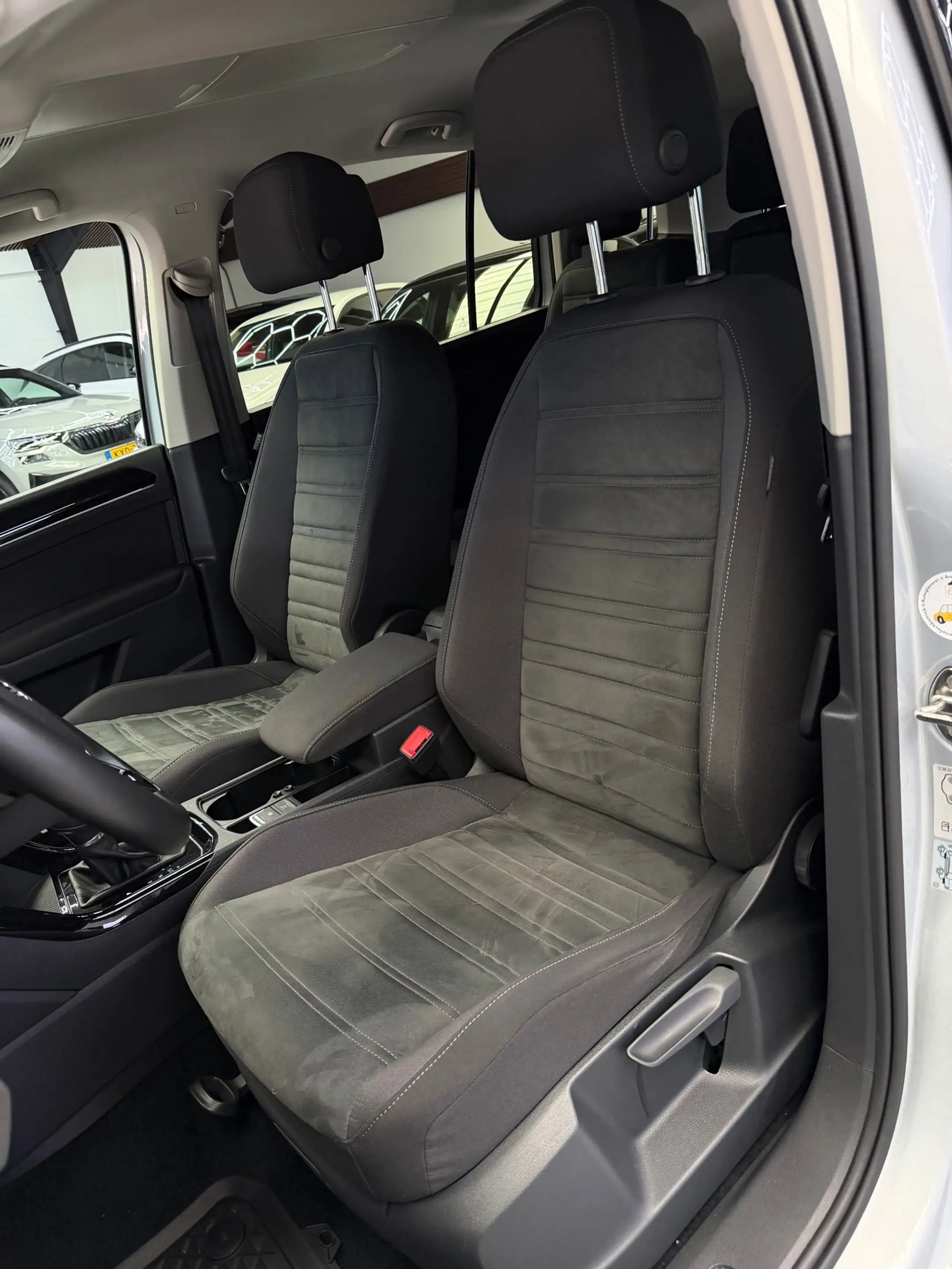 Volkswagen Touran 1.4 TSI R-Line 5p CarPlay Trekhaak — photo 4
