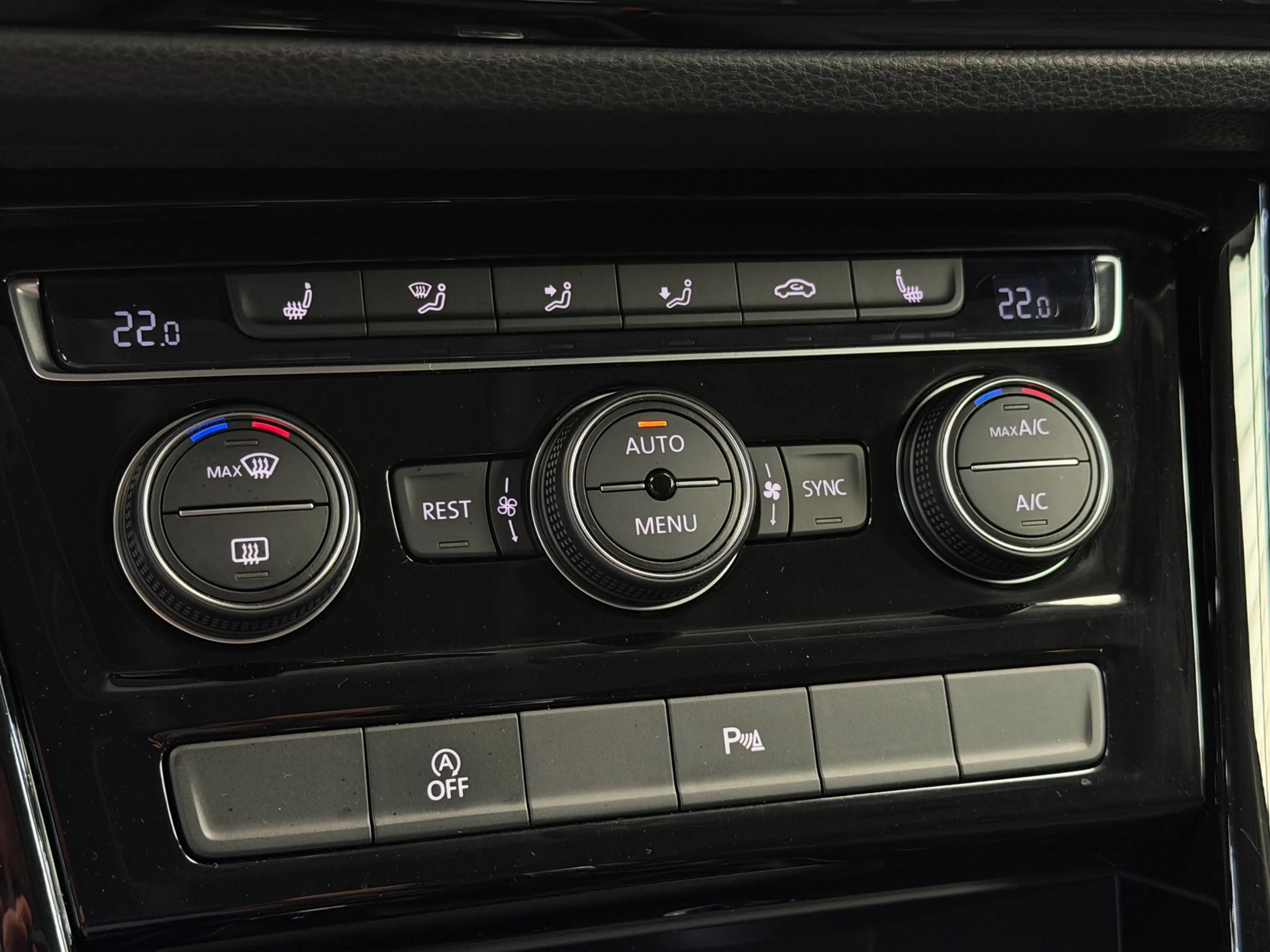 Volkswagen Touran 1.4 TSI R-Line 5p CarPlay Trekhaak — photo 14