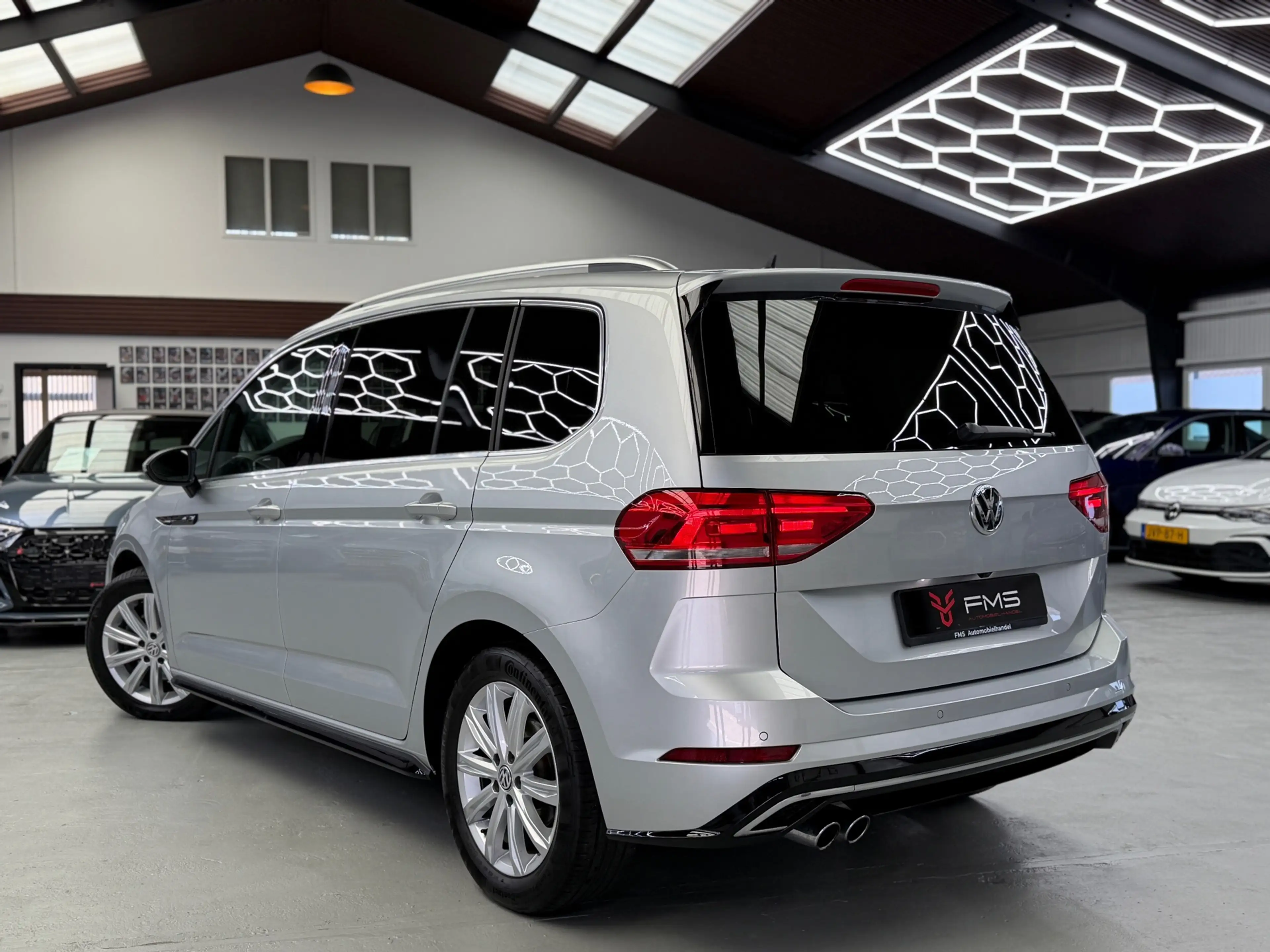 Volkswagen Touran 1.4 TSI R-Line 5p CarPlay Trekhaak — photo 2
