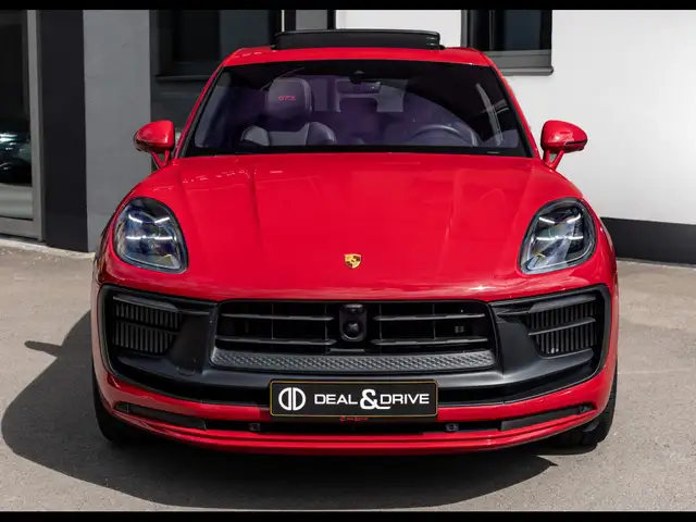 Porsche Macan view 5