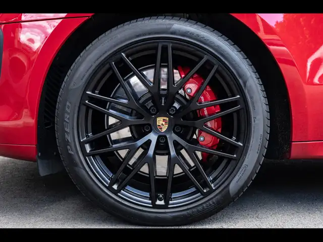 Porsche Macan view 8